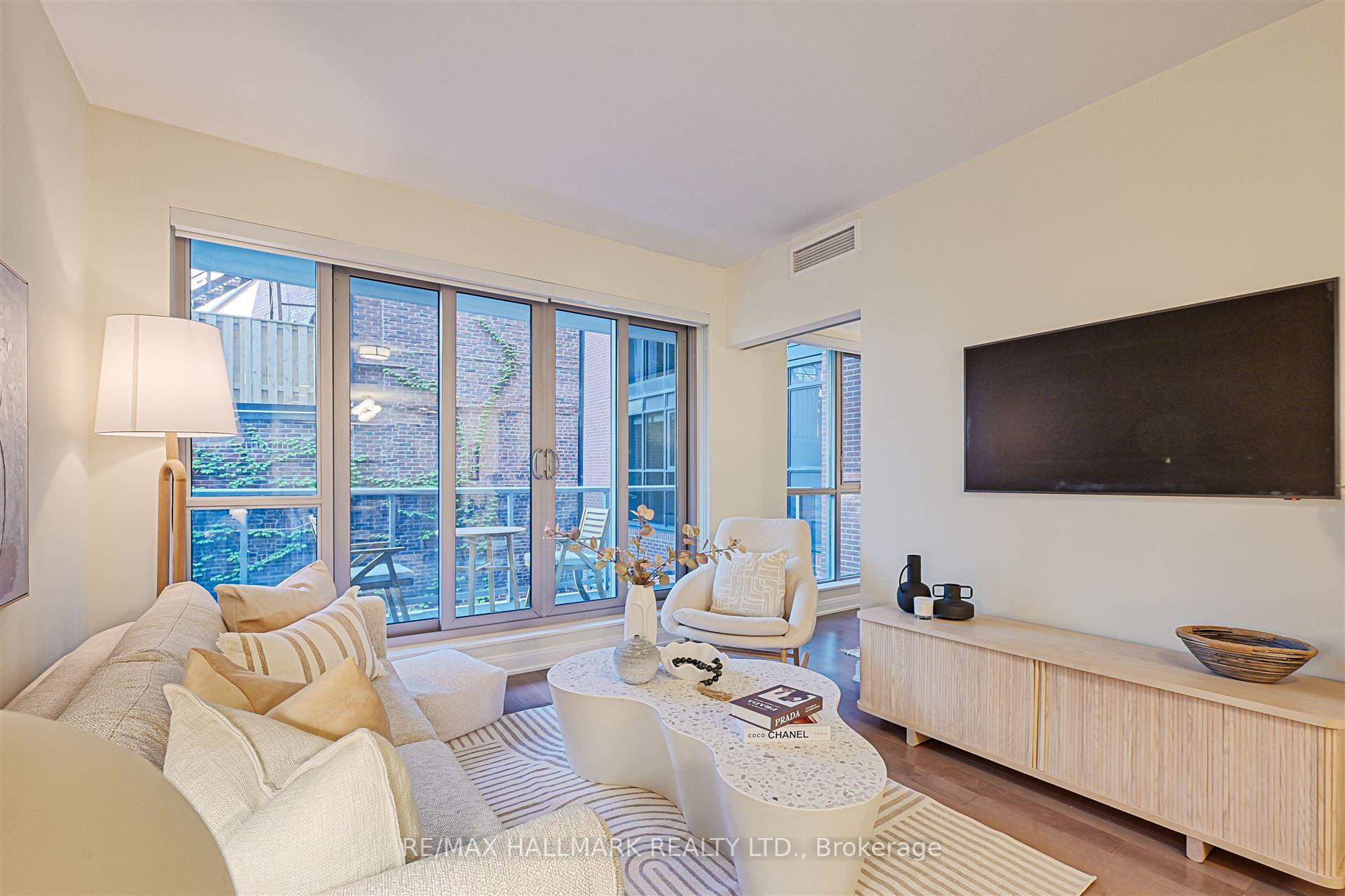 2 Bedrooms Condo at 55 Front, Toronto For sale