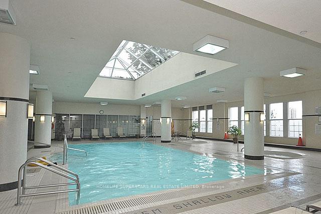 3 Bedrooms Condo at 25 Kingsbridge Garden, Mississauga For sale