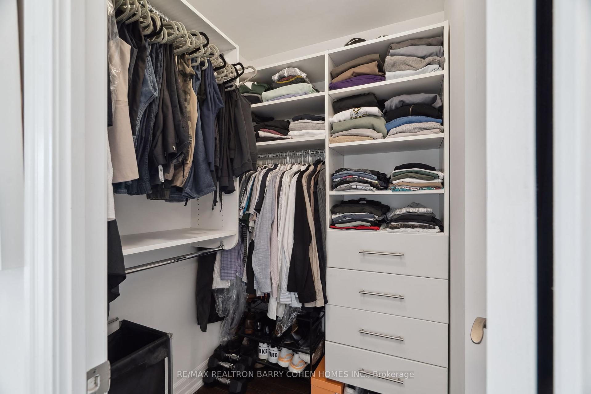 2 Bedrooms Condo at 500 St Clair, Toronto For sale