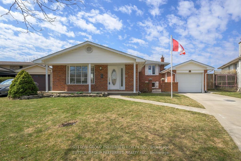 144 Meridene Crescent, London North, ON N5X 1G2