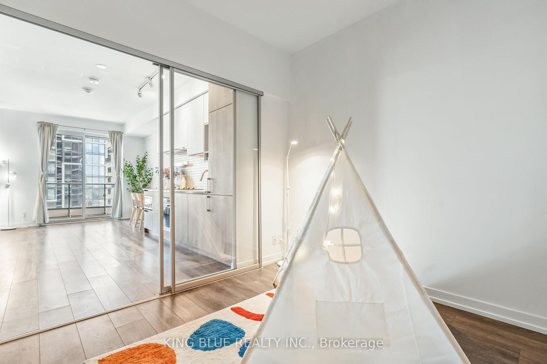 2 Bedrooms Condo at 950 Portage,  Vaughan For sale