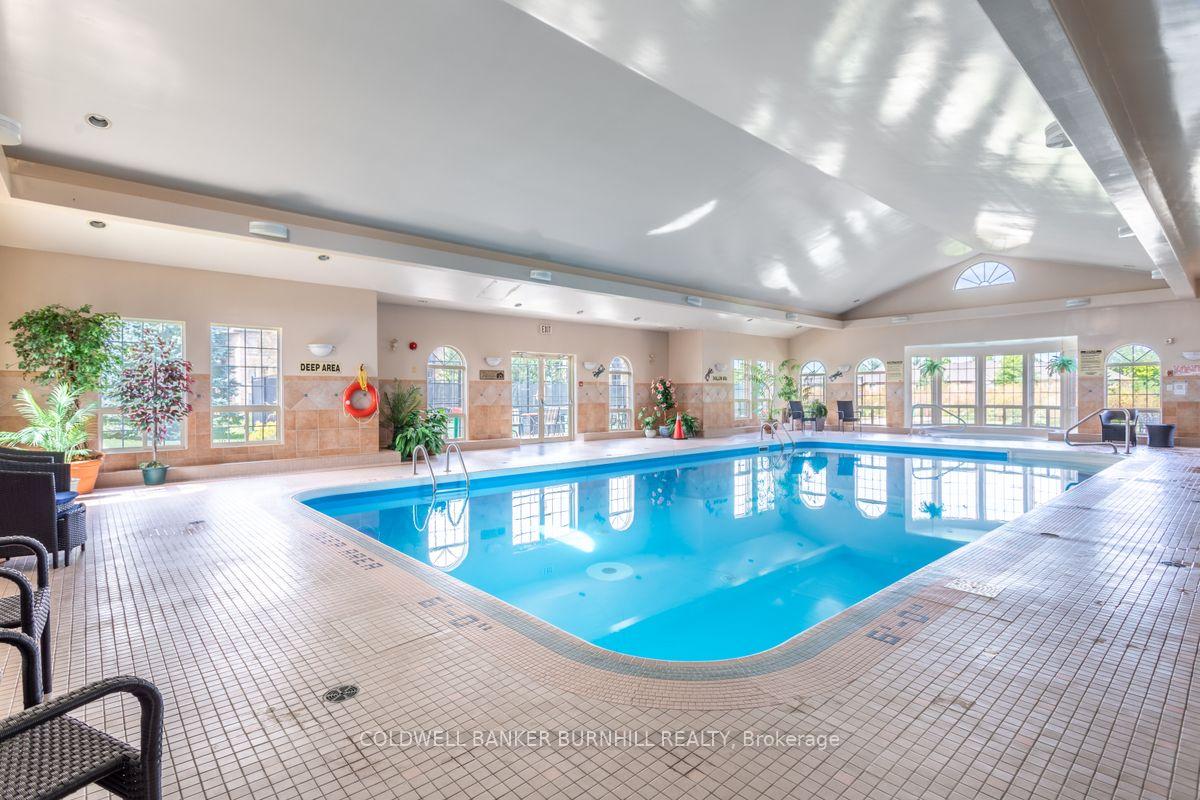 2 Bedrooms Condo at 56 Northern Breeze, Hamilton For sale