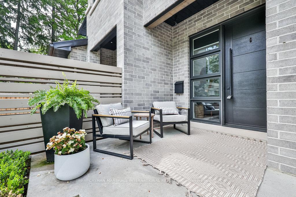 1176 Kane Road, Mississauga, ON L5H 2M3