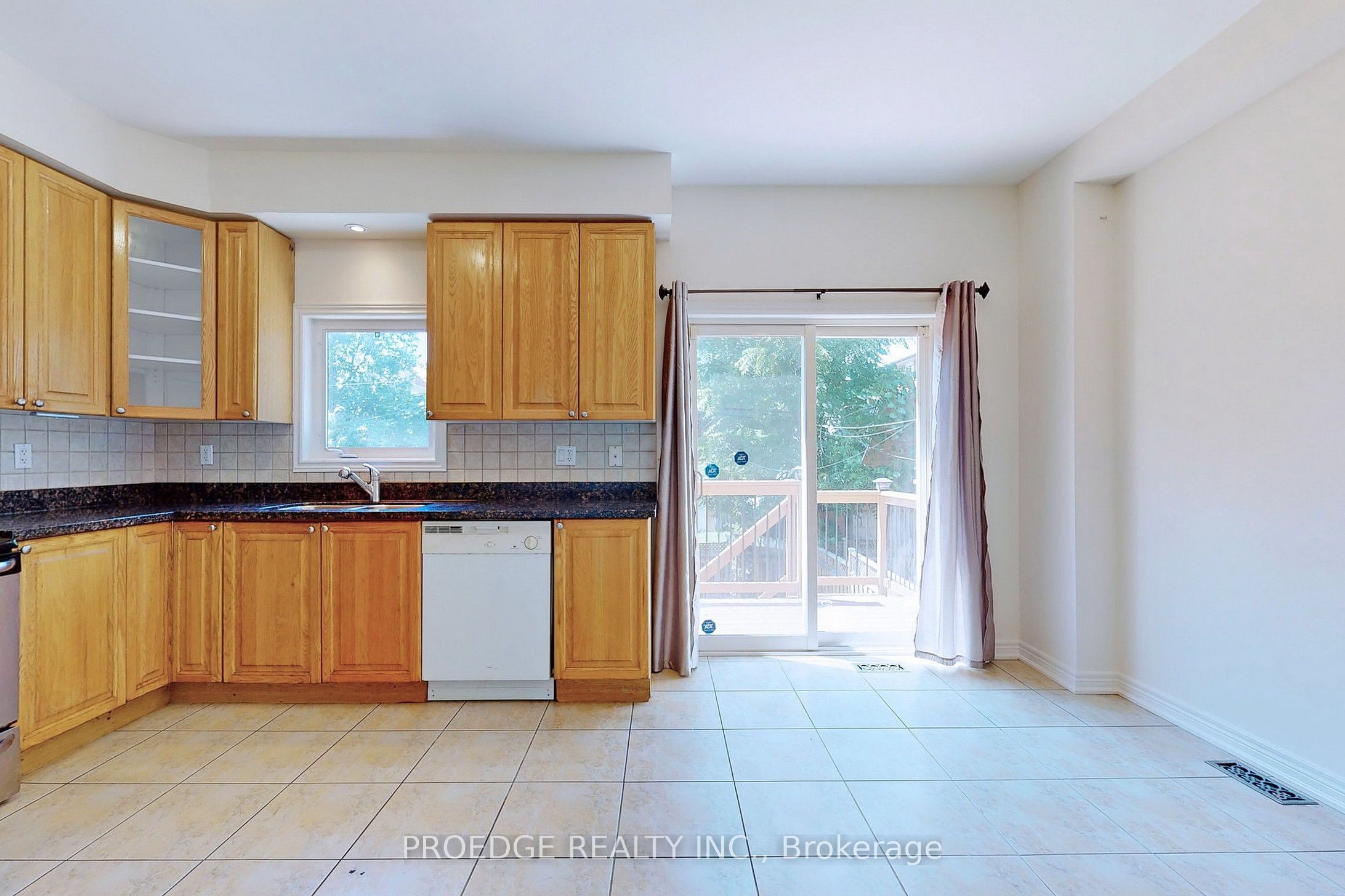 26 Aylesworth Avenue