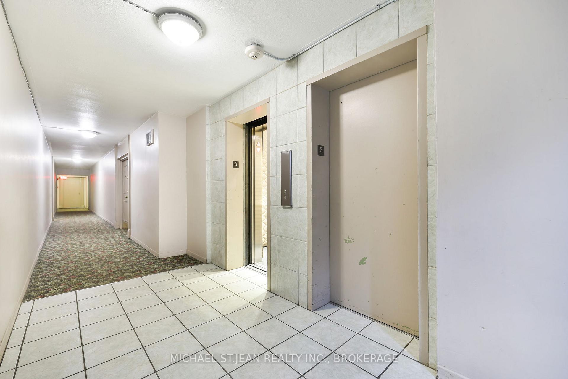 2 Bedrooms Condo at 851 Queenston,  Hamilton For sale