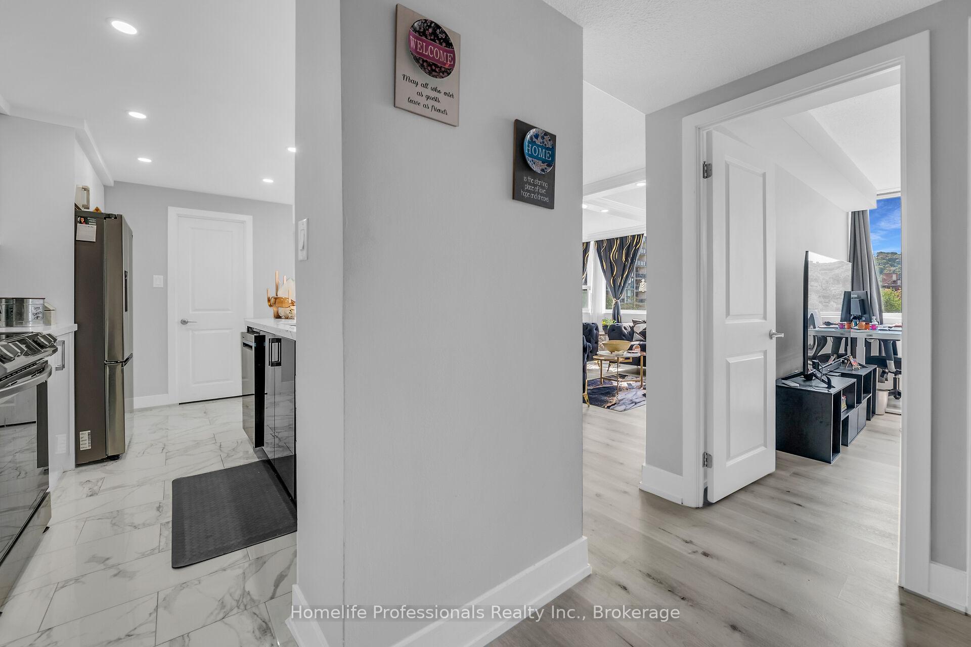 2 Bedrooms Condo at 120 Duke,  Hamilton For sale