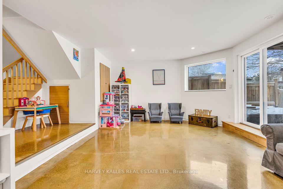 163 Belsize Drive