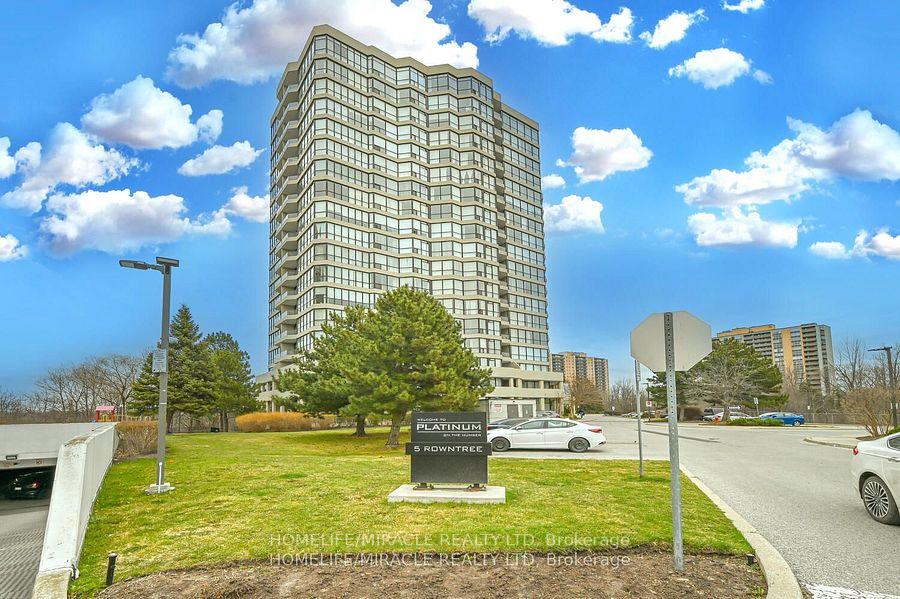 3 Bedrooms Condo at 5 Rowntree, Toronto For sale