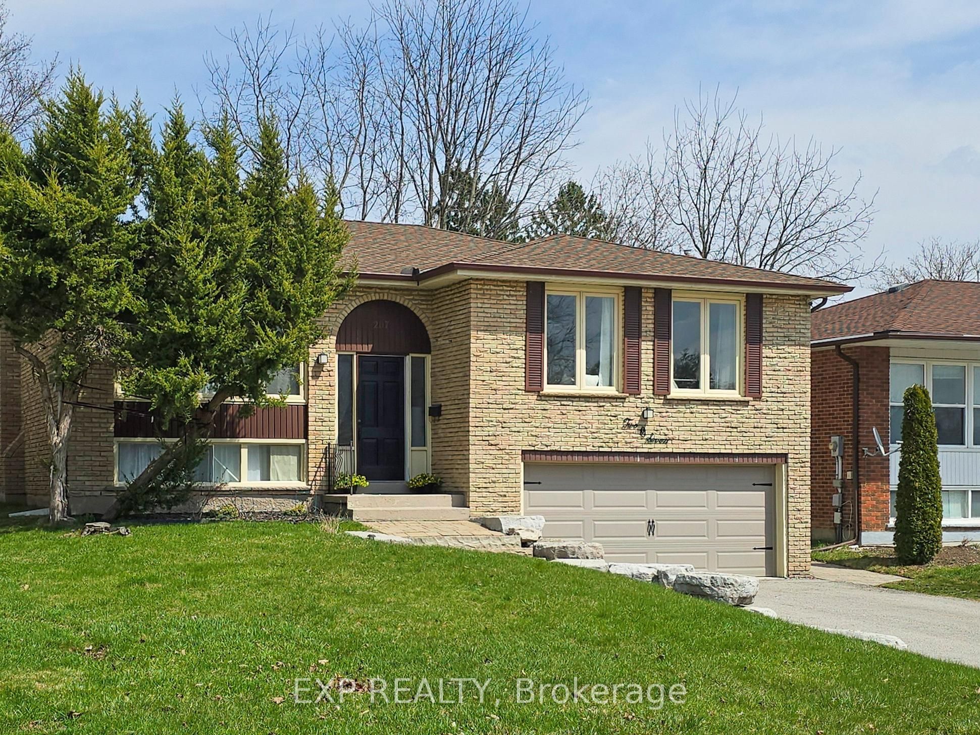 207 Alexander Road, Newmarket, ON L3Y 5P2