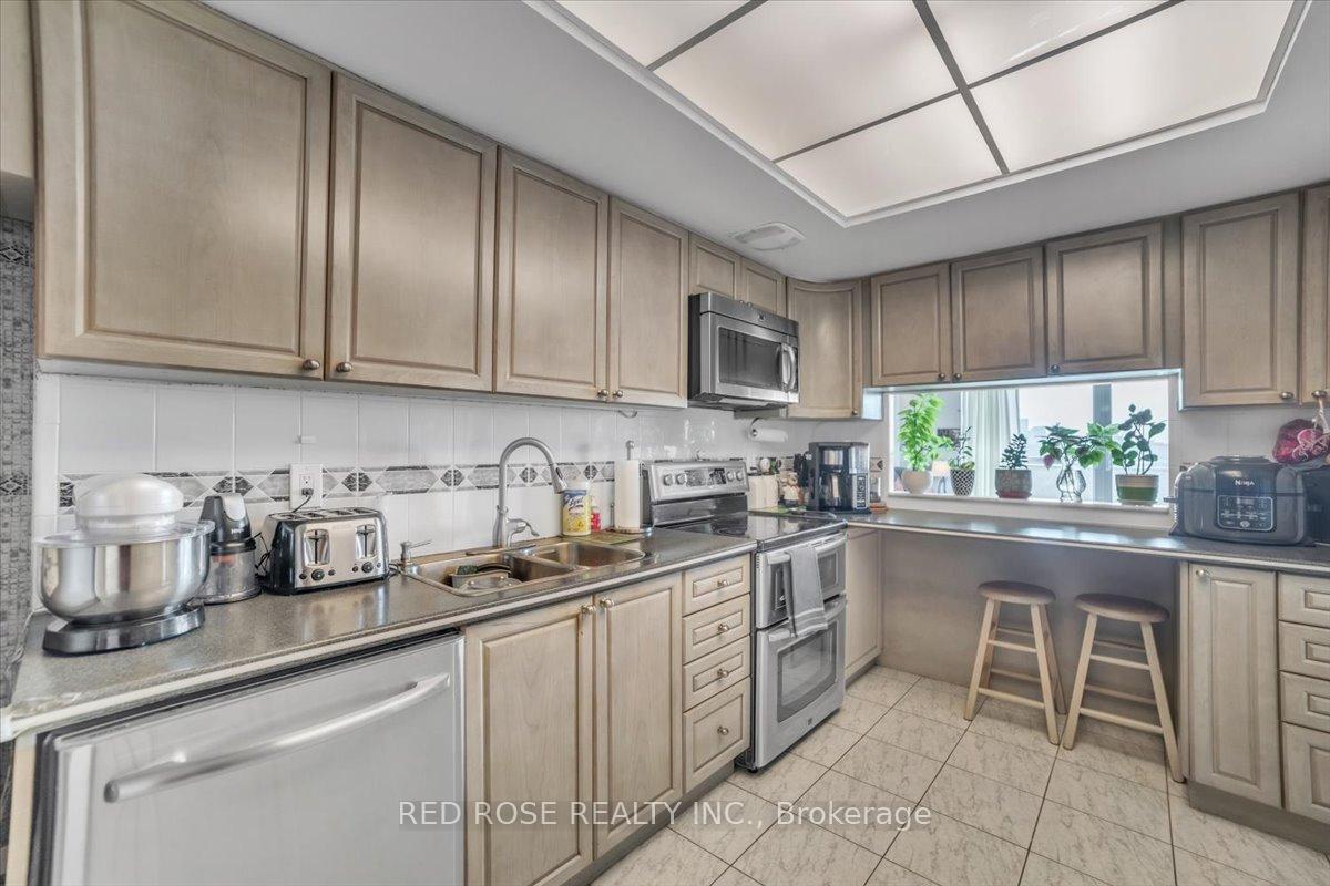 3 Bedrooms Condo at 3303 Don Mills,  Toronto For sale