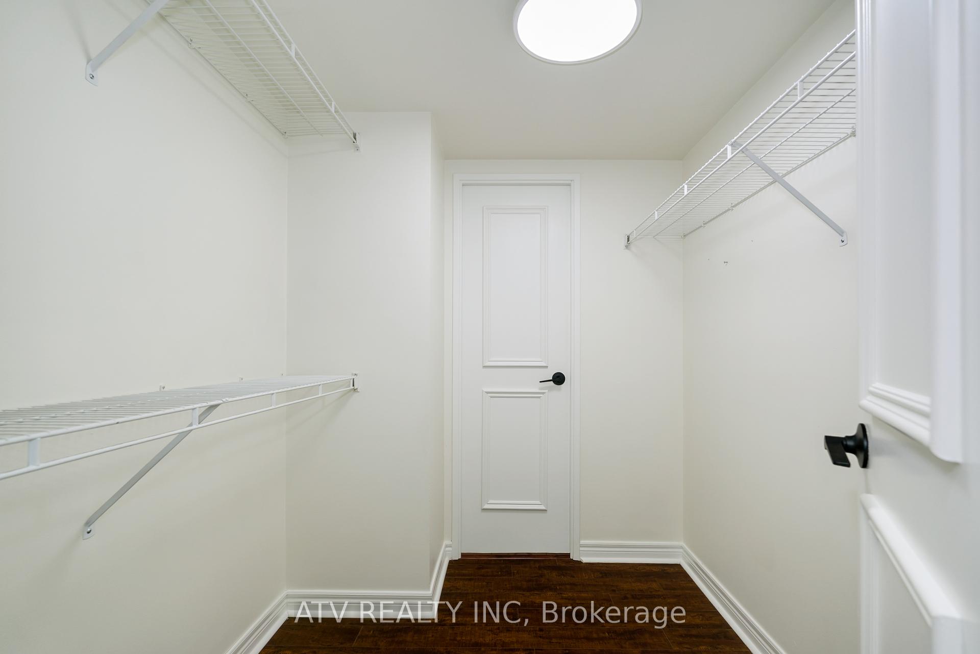 2 Bedrooms Condo at 30 Wellington,  Toronto For sale
