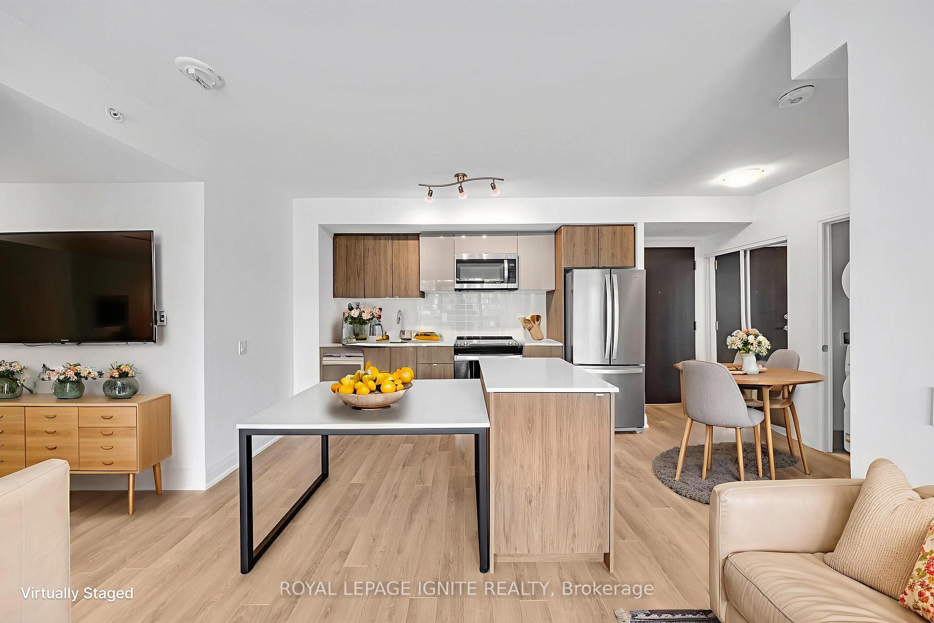 3 Bedrooms Condo at 1461 Lawrence, Toronto For sale