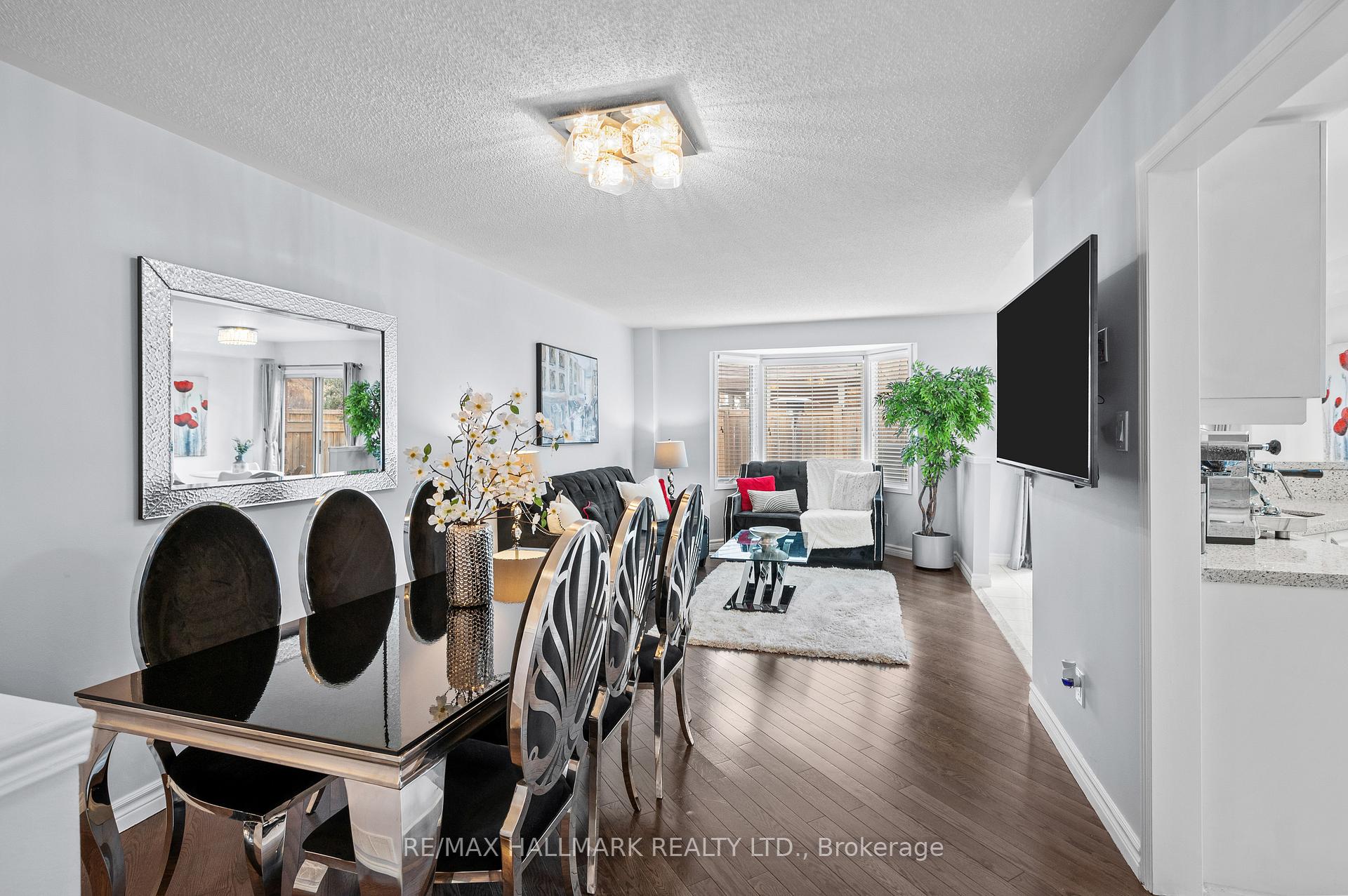 3 Bedrooms Condo at 5950 Glen Erin,  Mississauga For sale