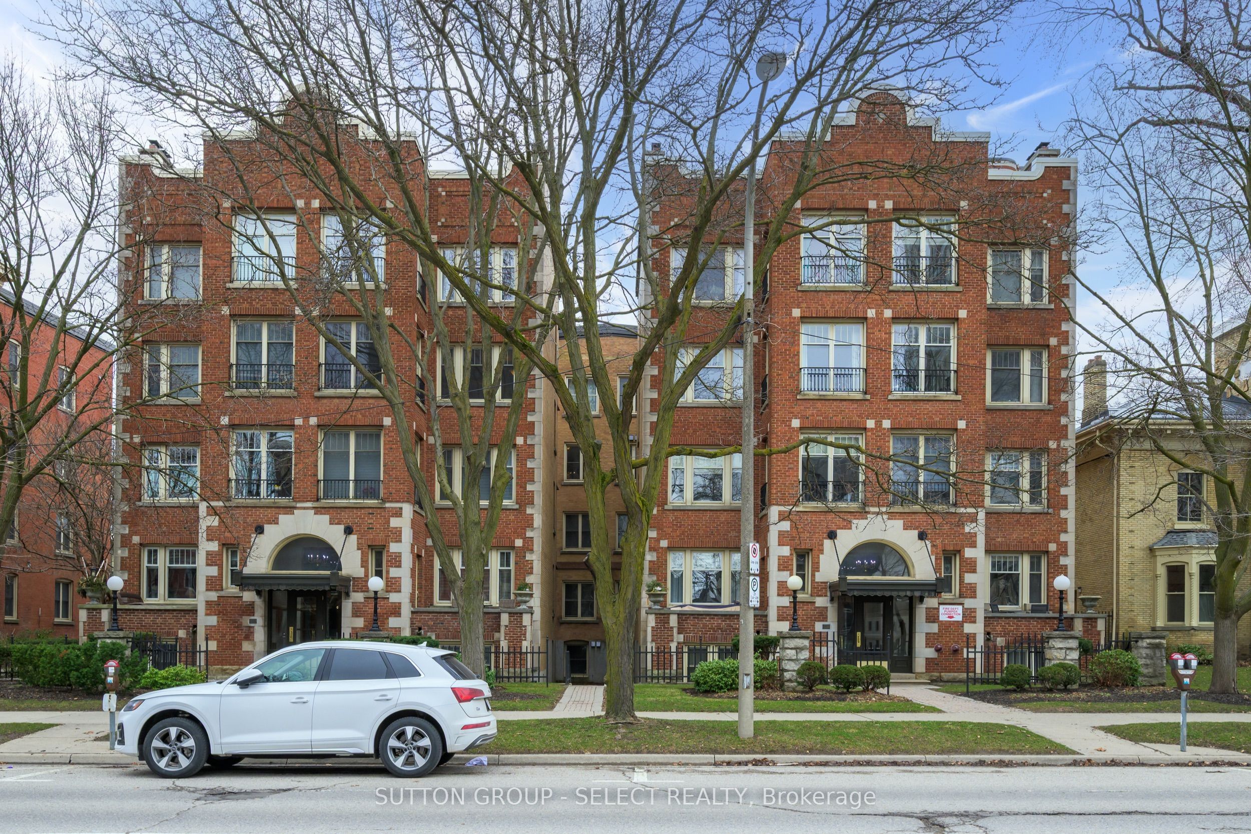 #302 - 280 Queens Avenue, London East, ON N6B 1X3