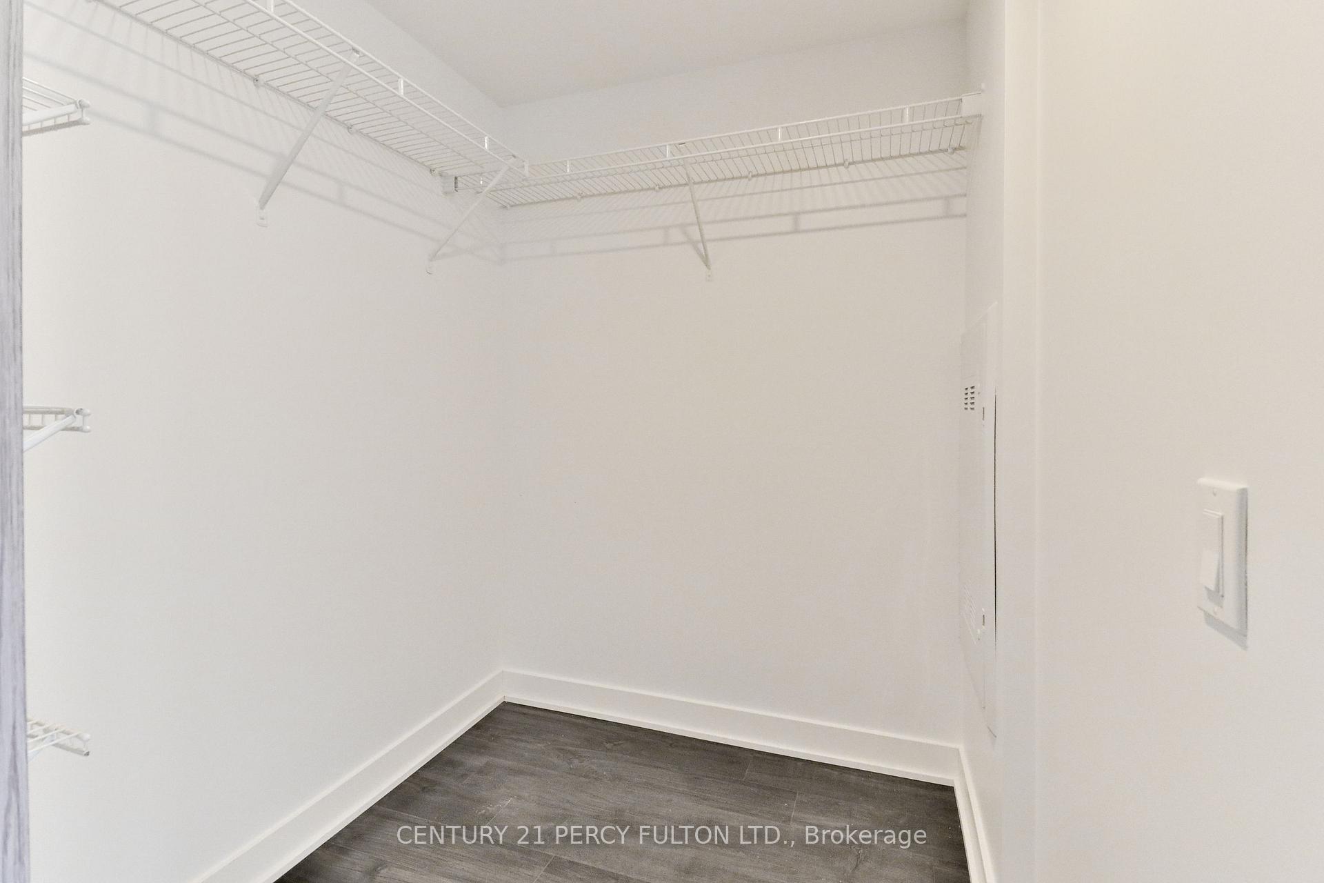 2 Bedrooms Condo at 19 Bathurst,  Toronto For sale