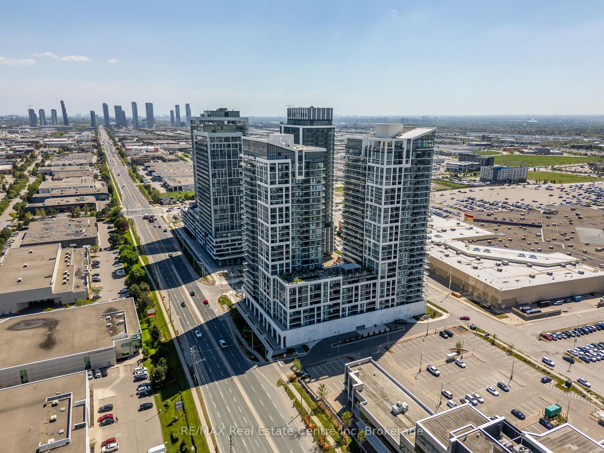 2 Bedrooms Condo at 9000 Jane, Vaughan For sale