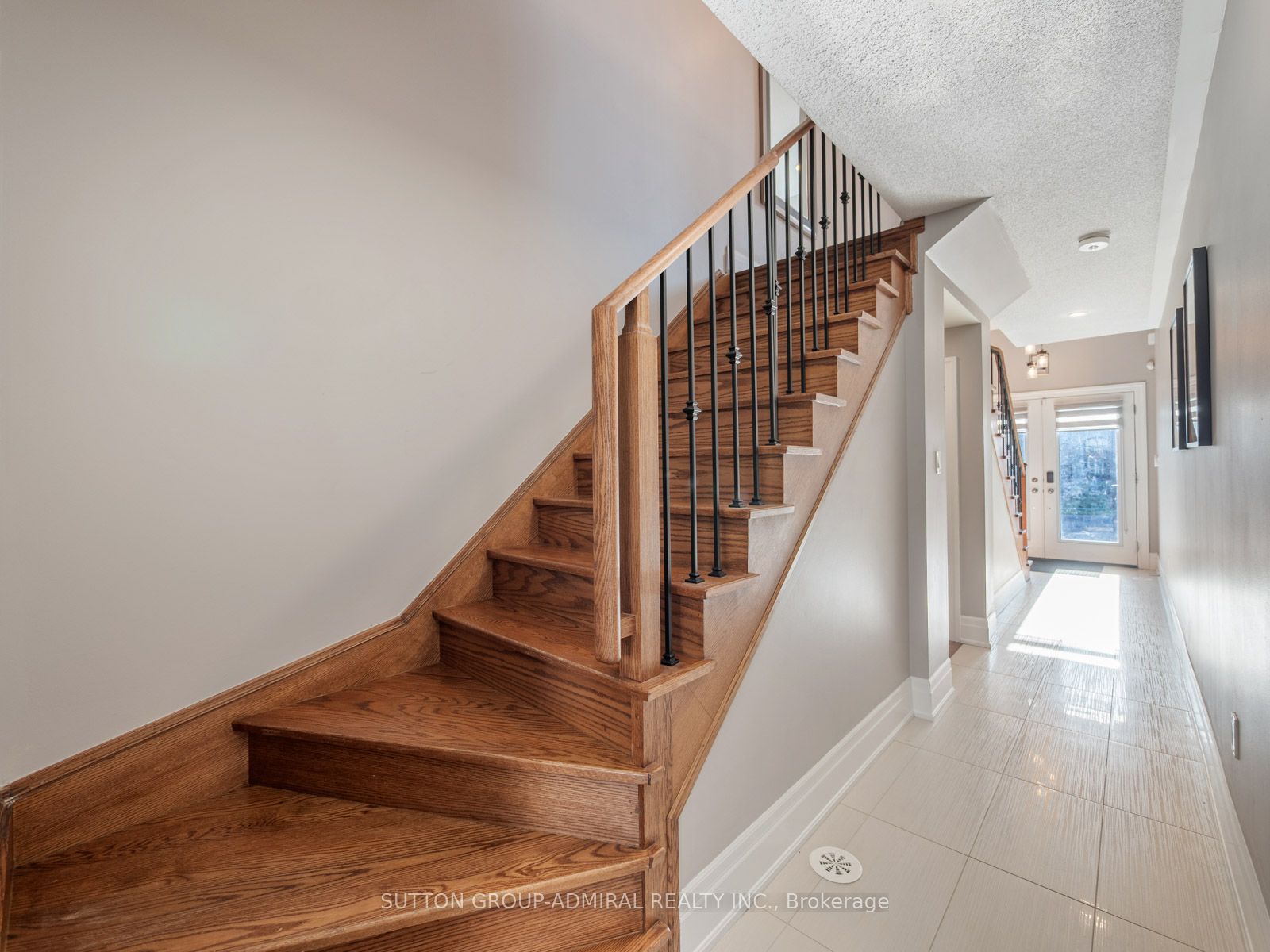 251 Thomas Cook Avenue
