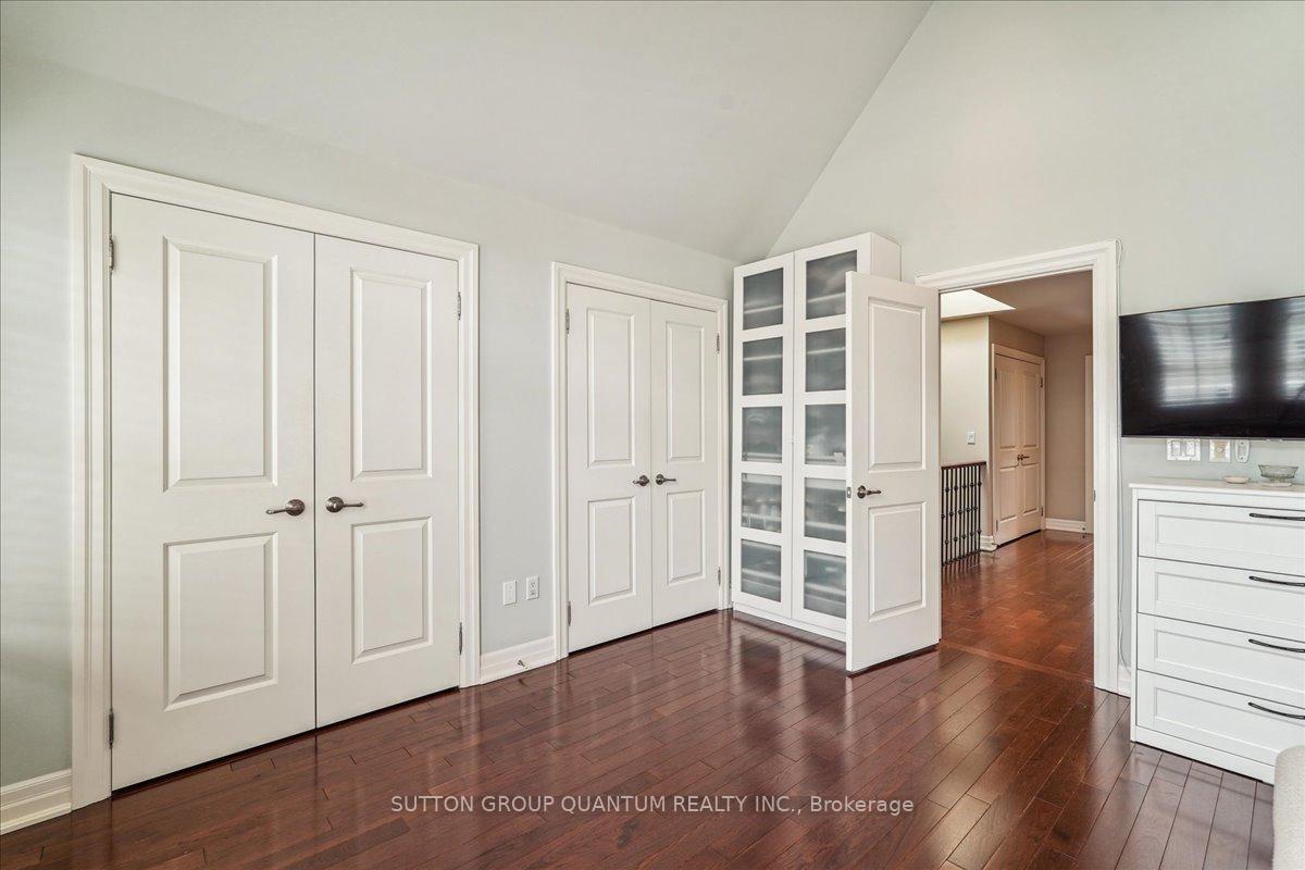 2 Bedrooms Condo at 2378 Marine, Oakville For sale