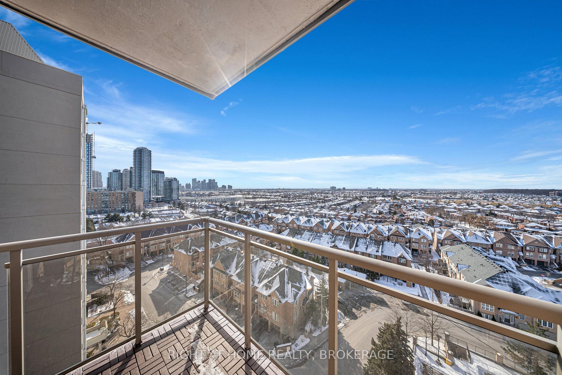 2 Bedrooms Condo at 55 STRATHAVEN, Mississauga For sale