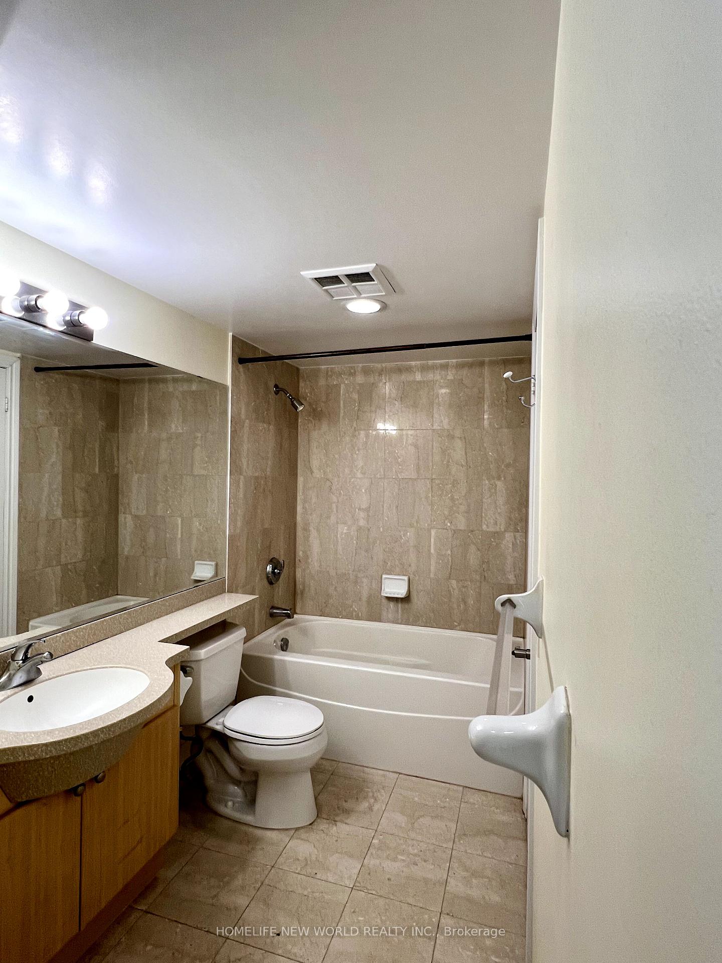 2 Bedrooms Condo at 763 Bay, Toronto For sale