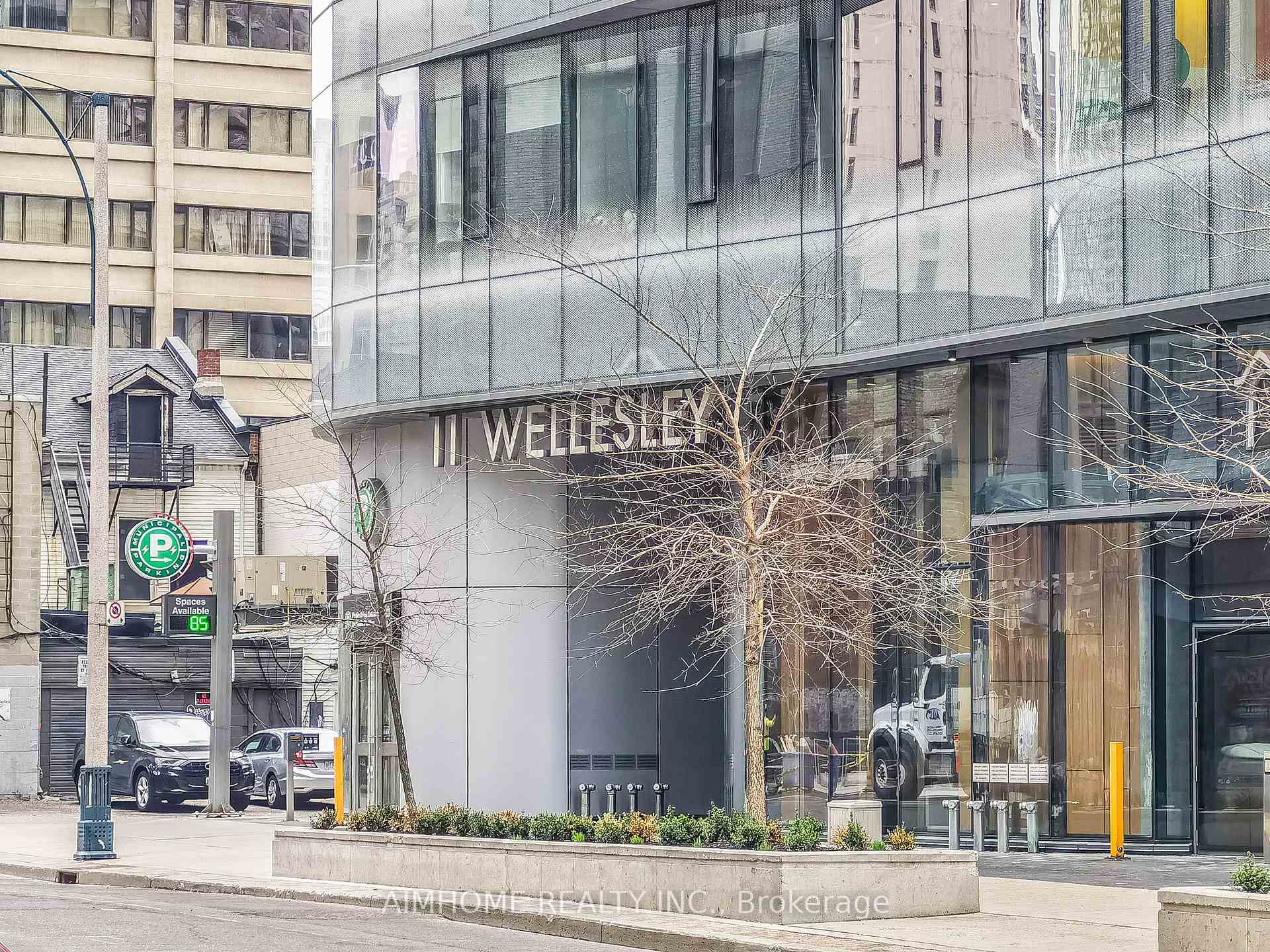 Condo at 11 Wellesley,  Toronto For sale