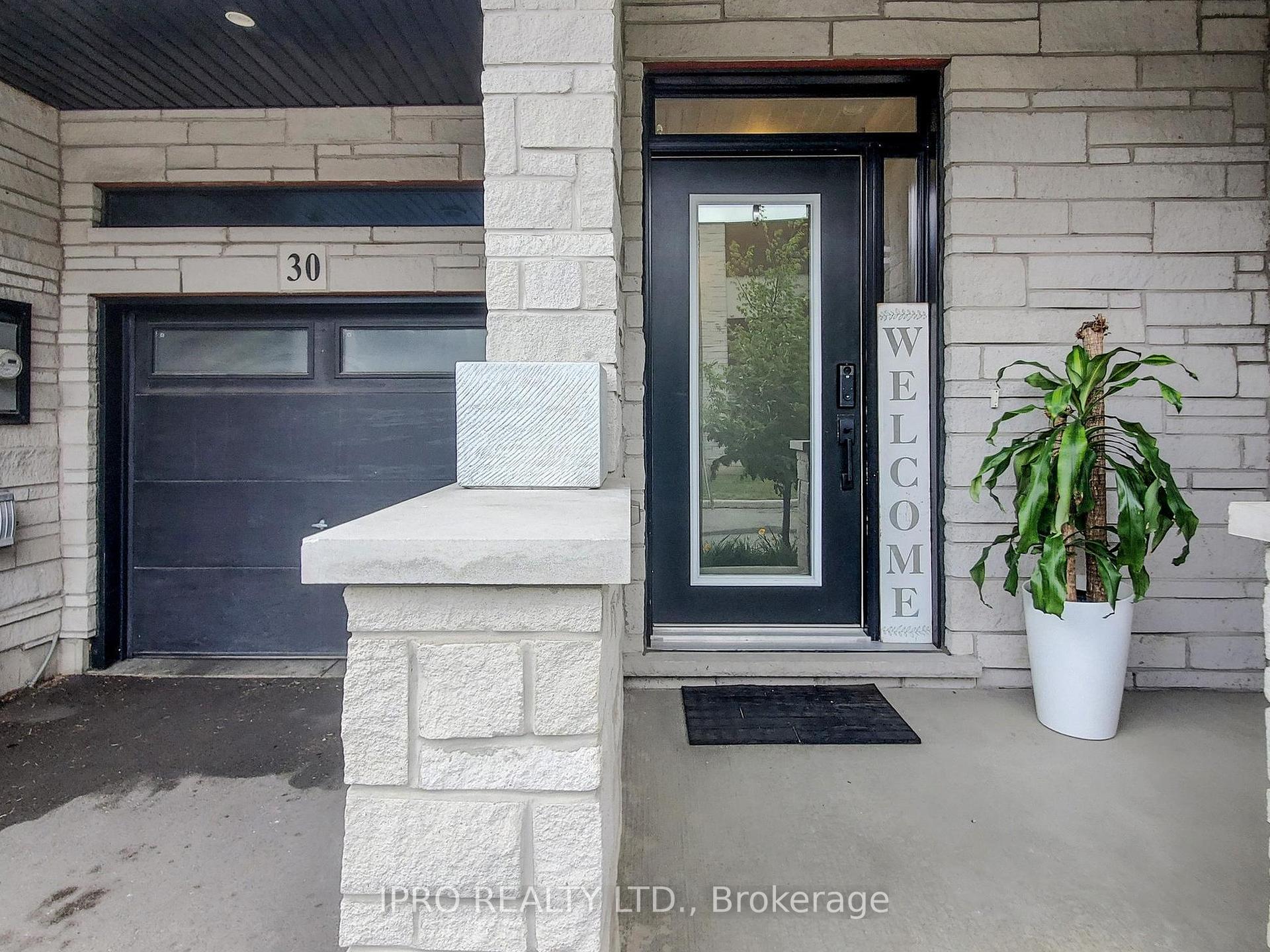 3 Bedrooms Condo at 35 Midhurst, Hamilton For sale