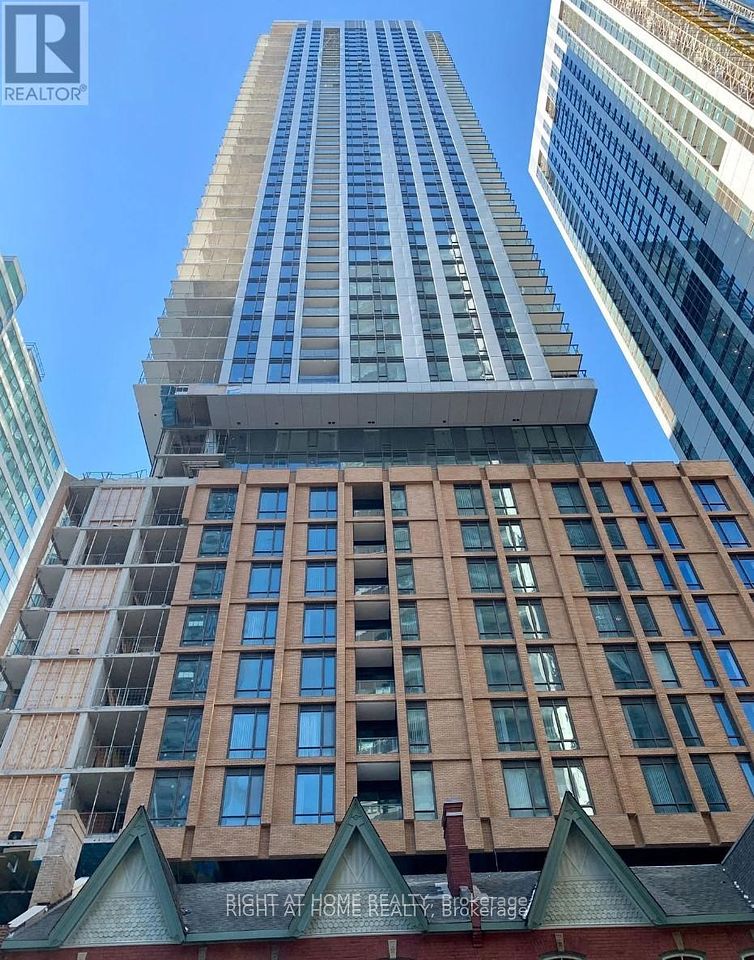 8 Widmer Street