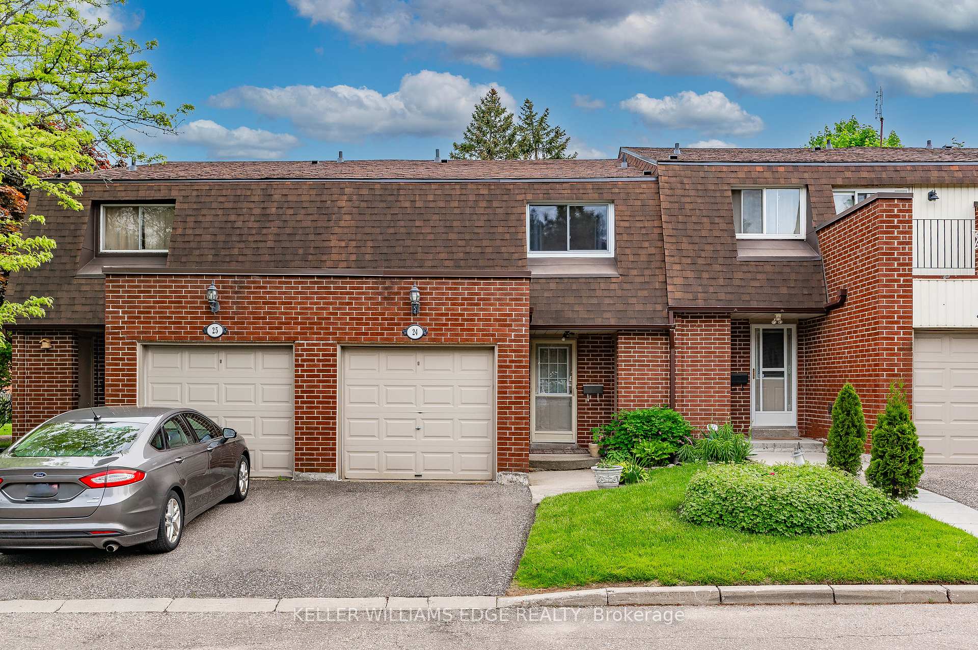 3 Bedrooms Condo at 6240 Montevideo, Mississauga For sale