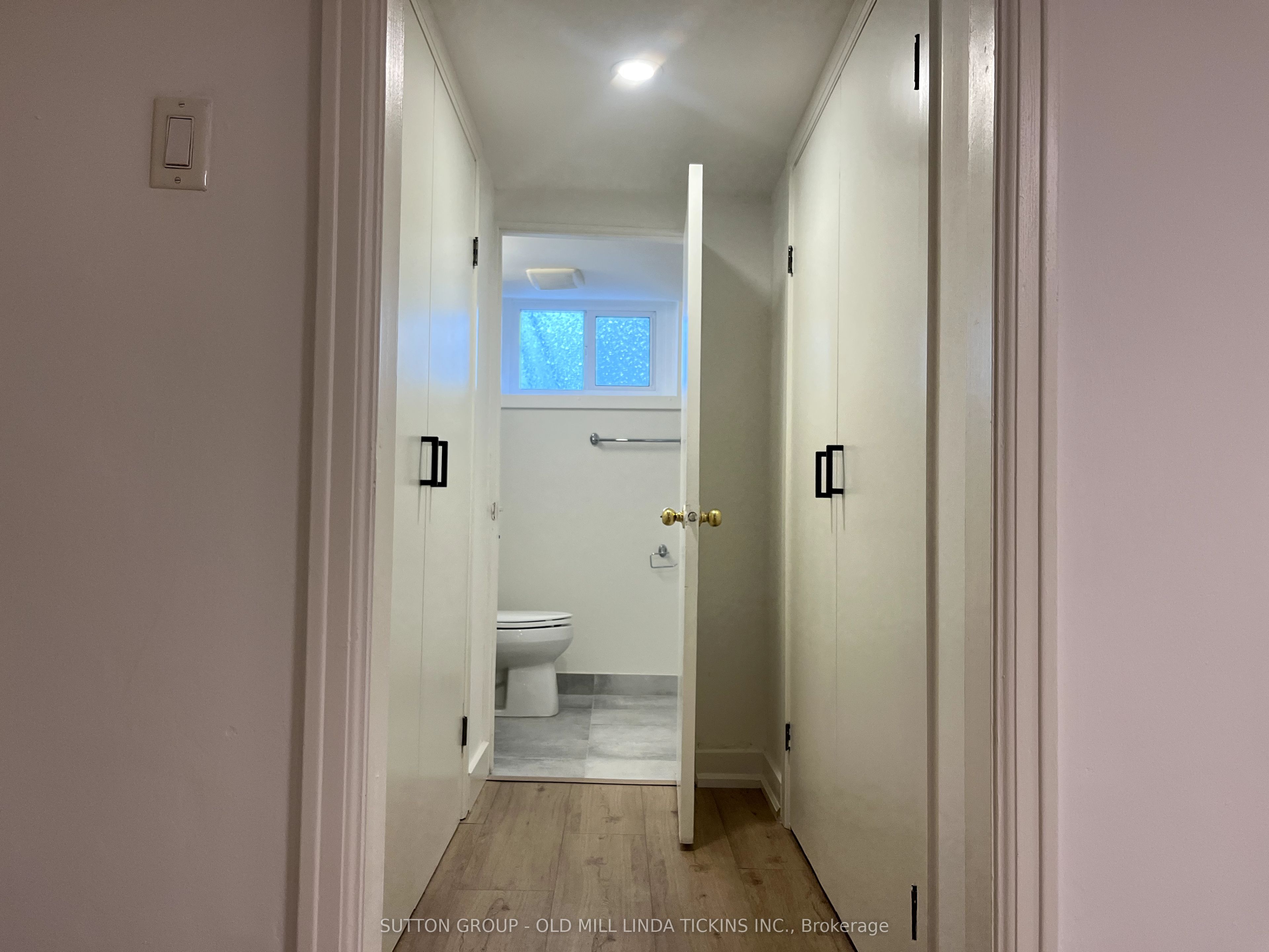 71 Royalavon Crescent, #Basement