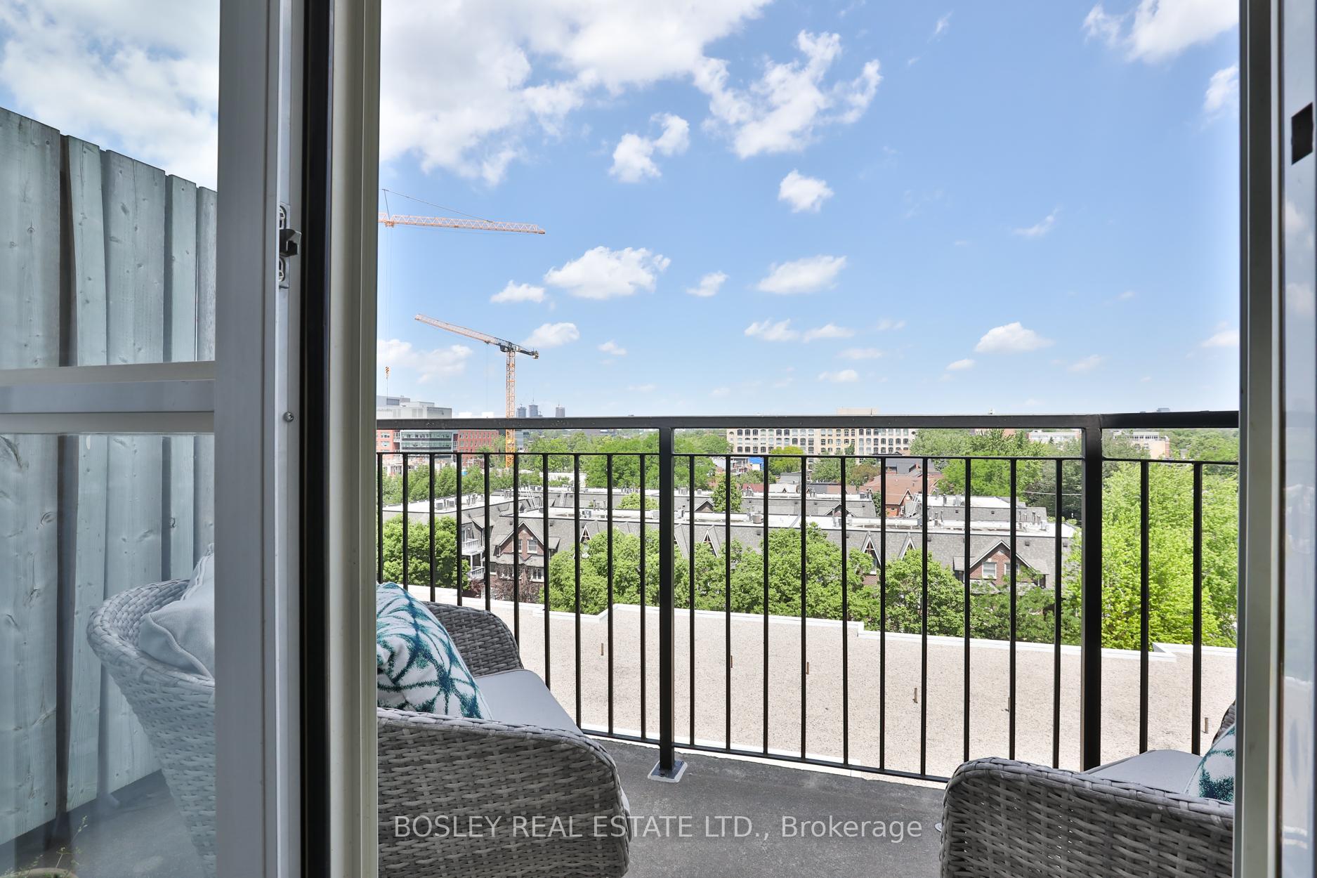 2 Bedrooms Condo at 1000 King, Toronto For sale