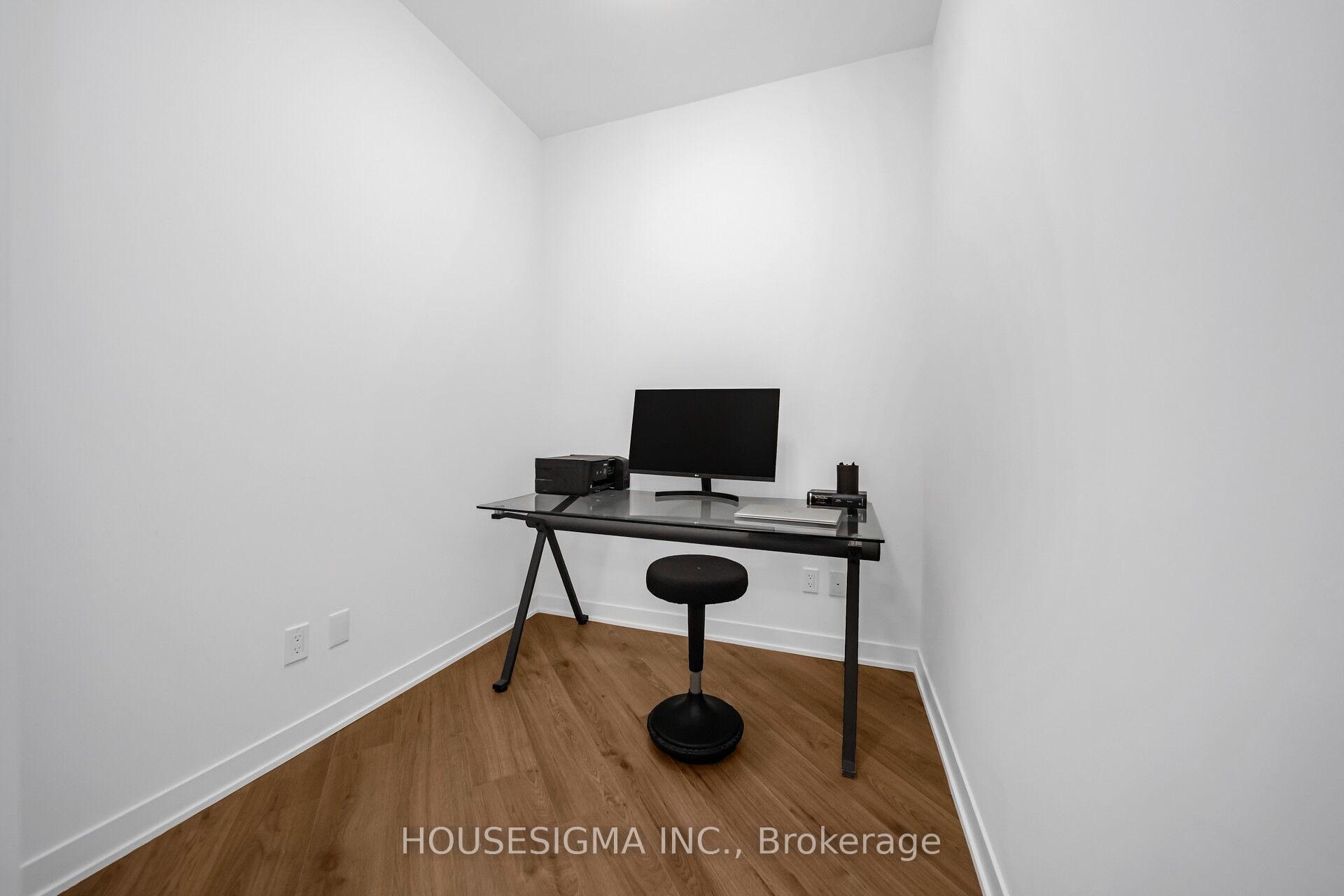 3 Bedrooms Condo at 405 Dundas, Oakville For sale