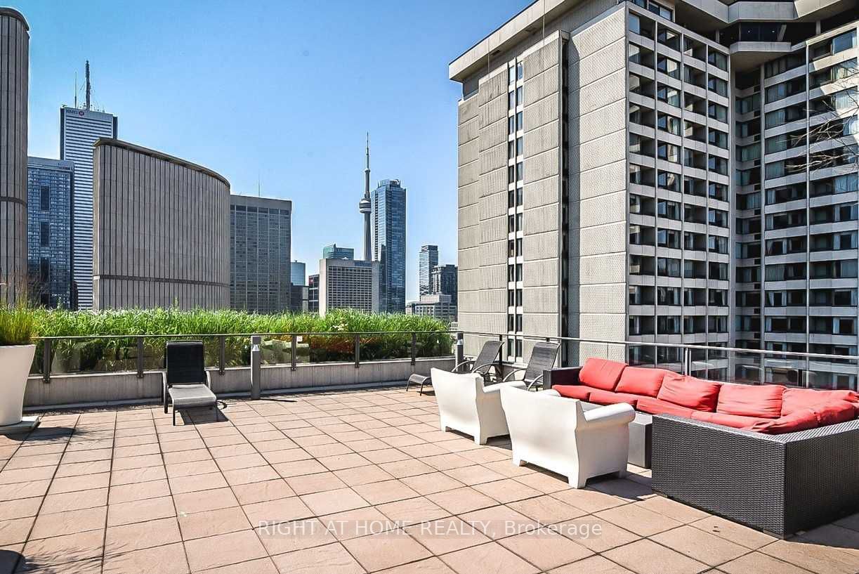111 Elizabeth Street, #1702