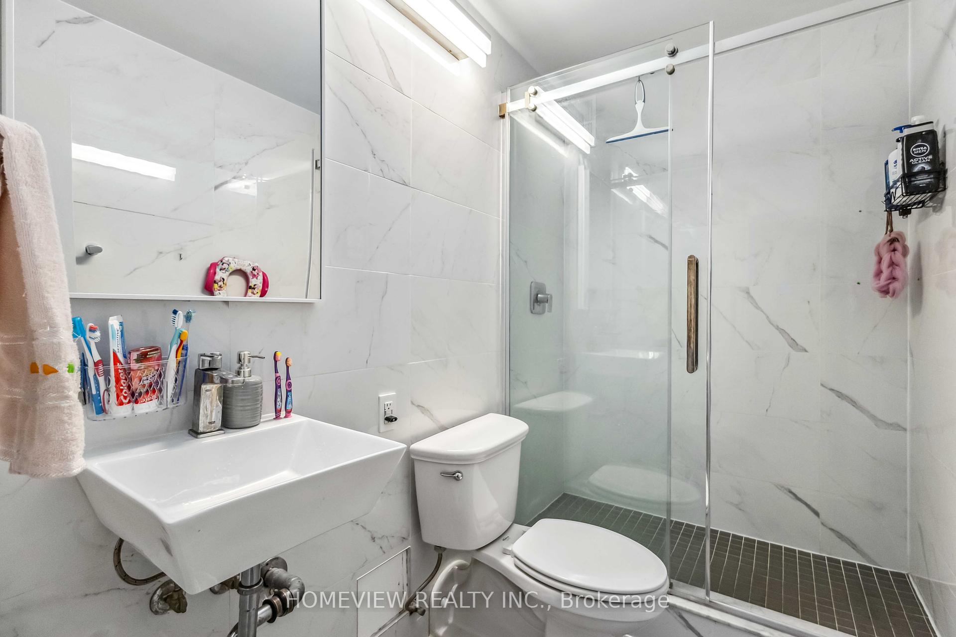 2 Bedrooms Condo at 715 DON MILLS,  Toronto For sale