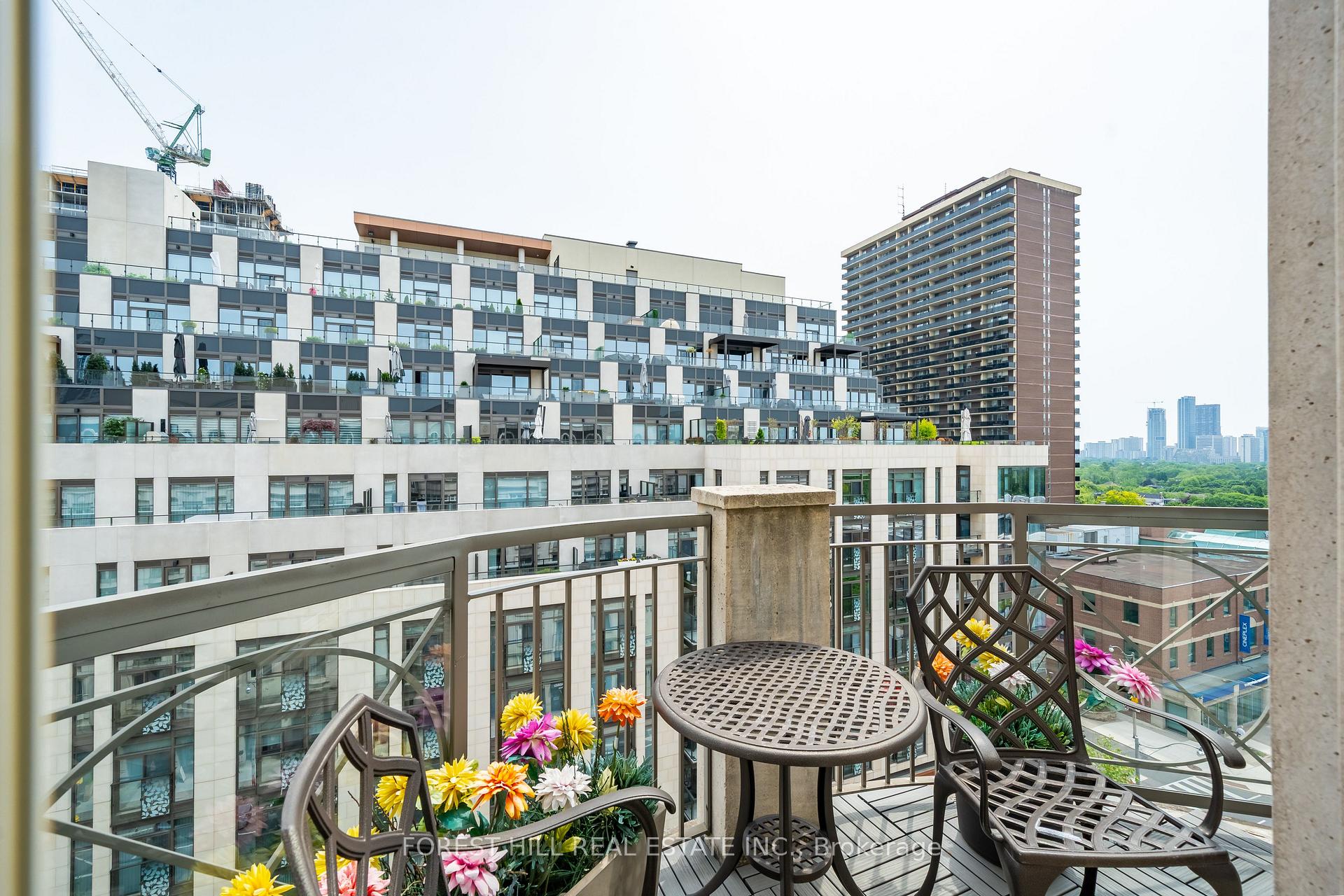 3 Bedrooms Condo at 1 Balmoral, Toronto For sale