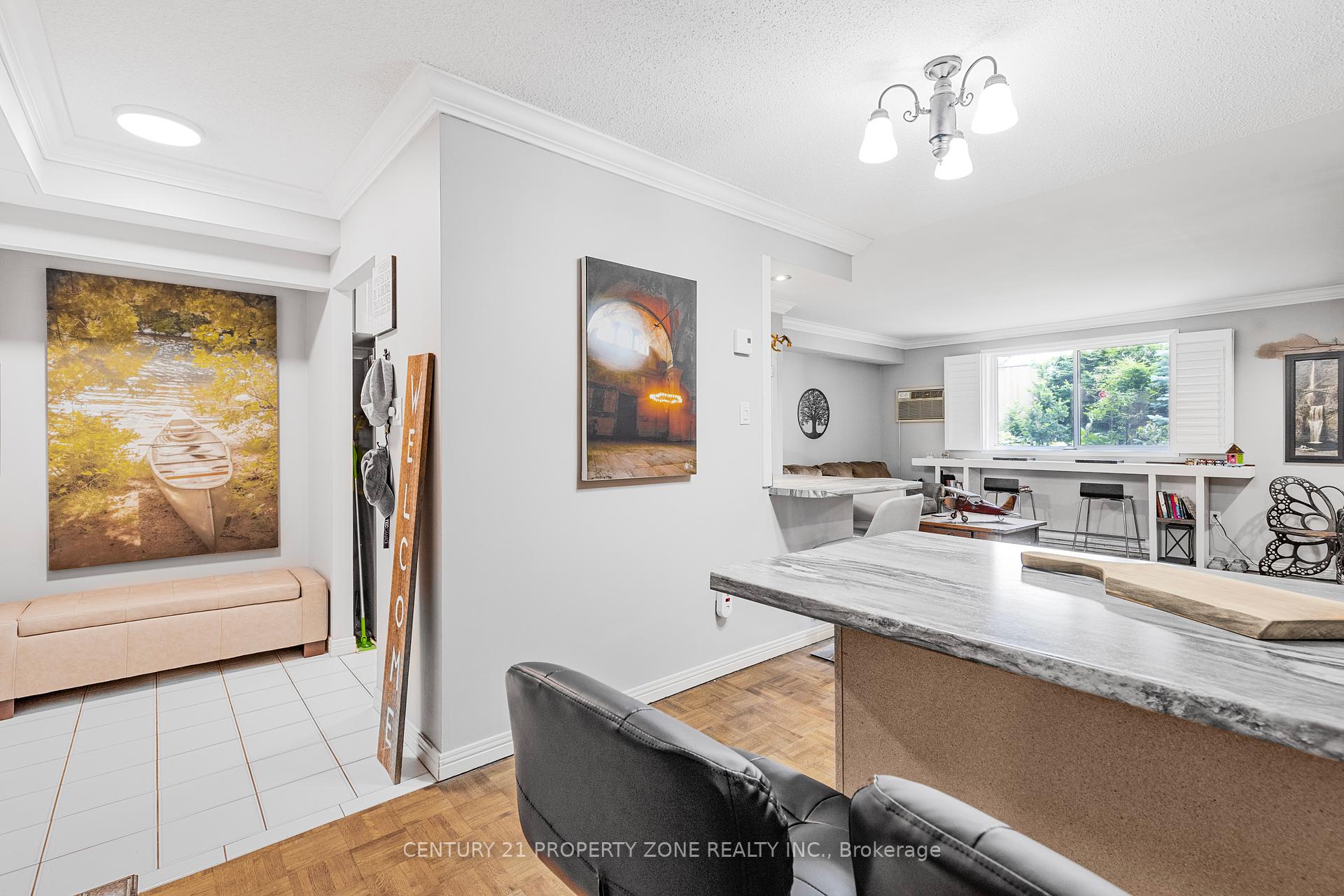 2 Bedrooms Condo at 482 James, Hamilton For sale