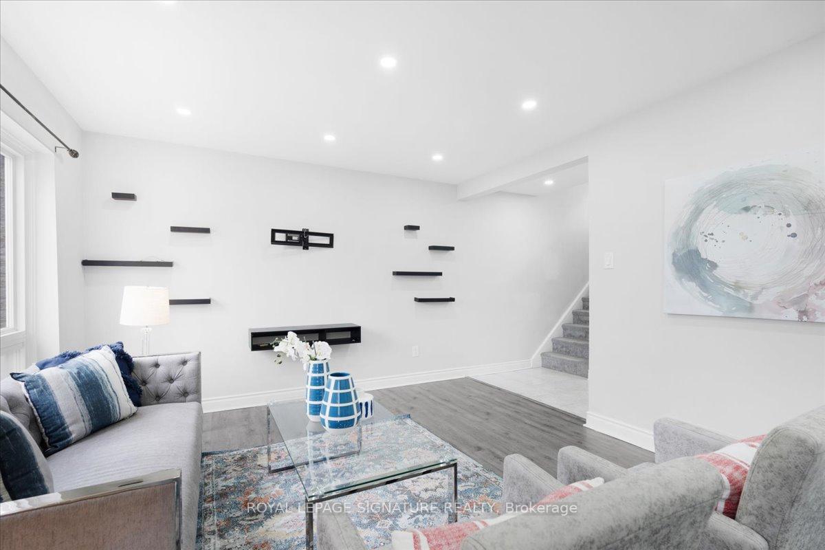 3 Bedrooms Condo at 2 Liszt,  Toronto For sale