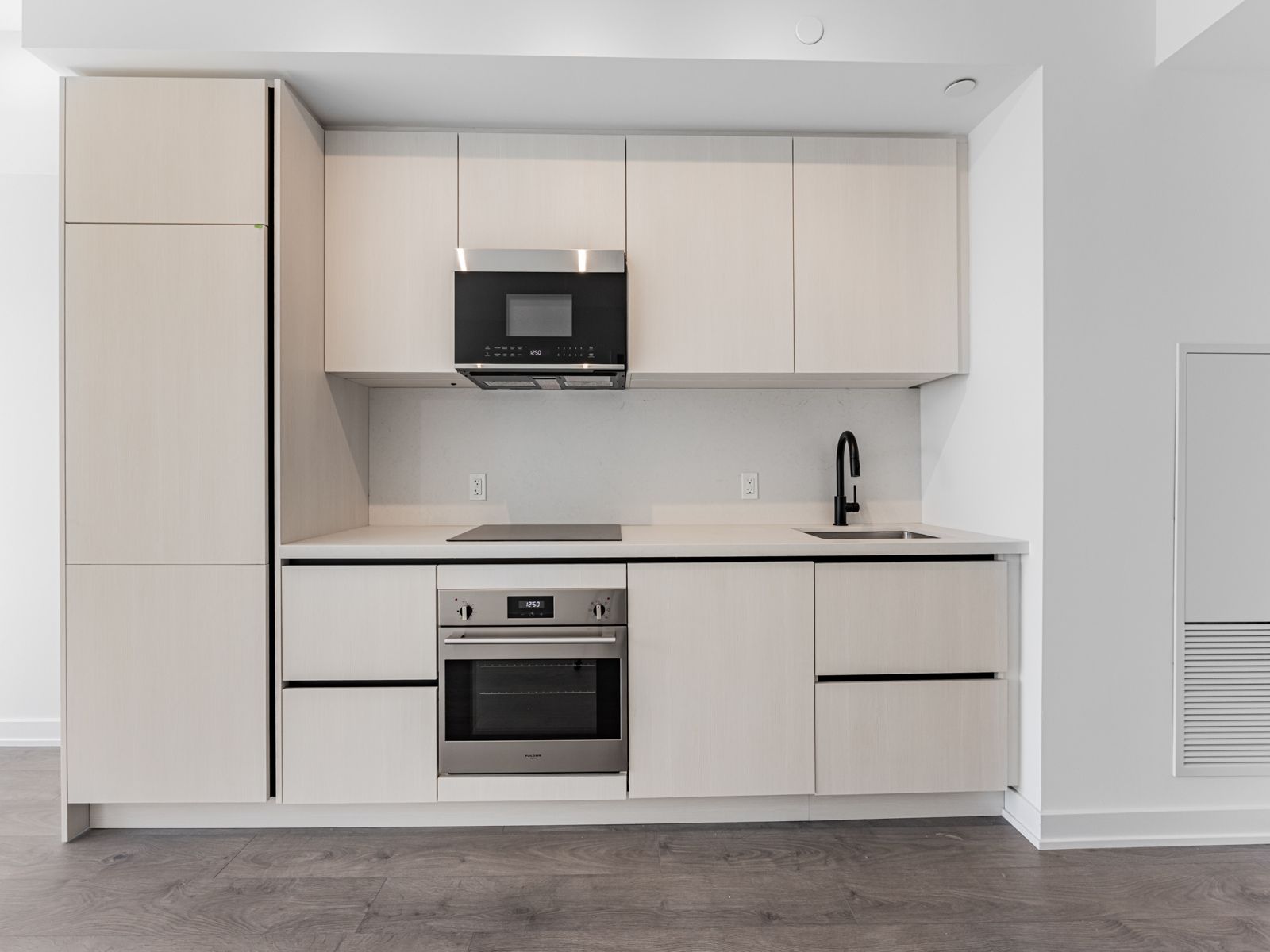 108 Peter Street 4807