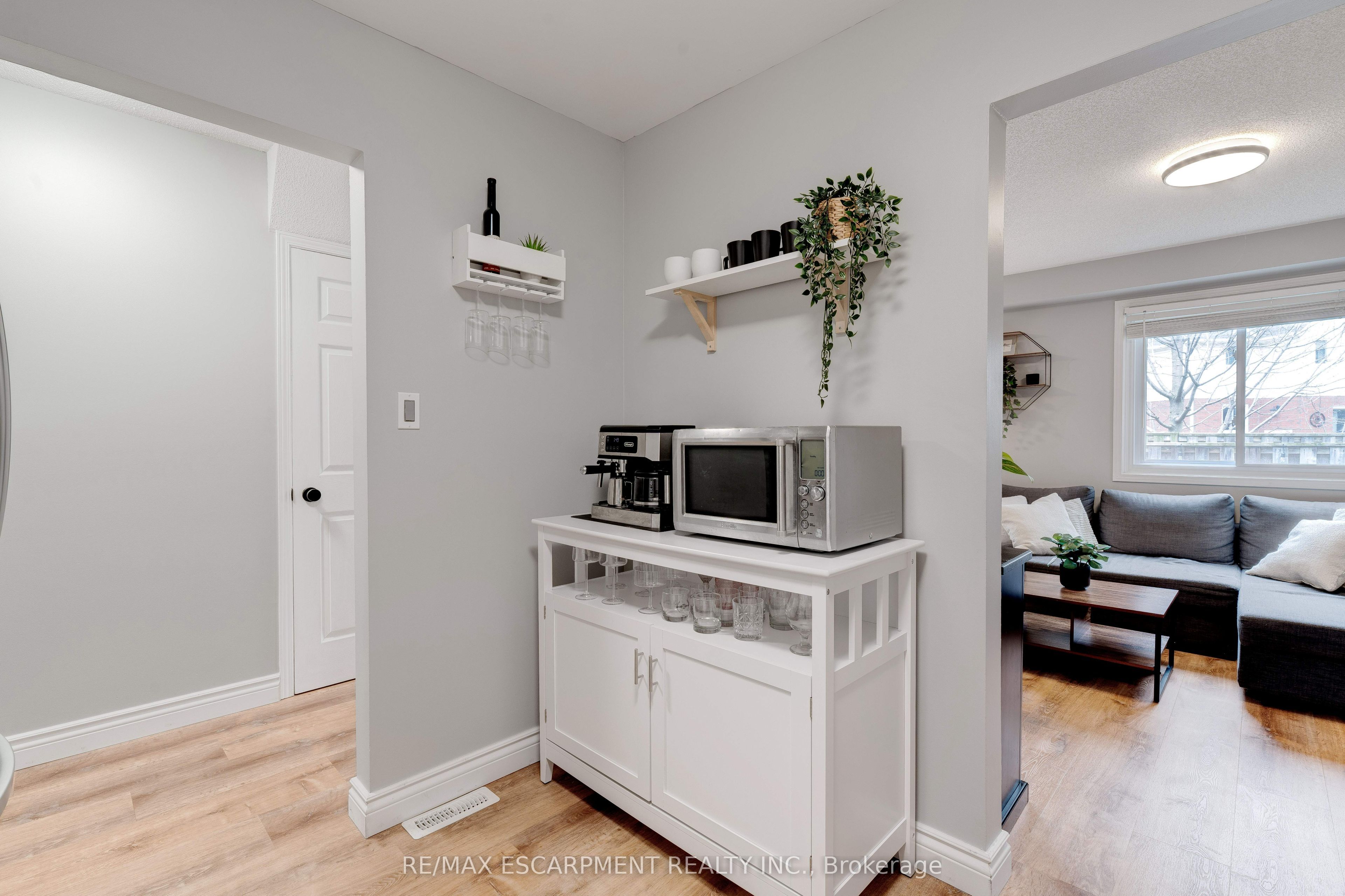 386 Highland Road W, #31