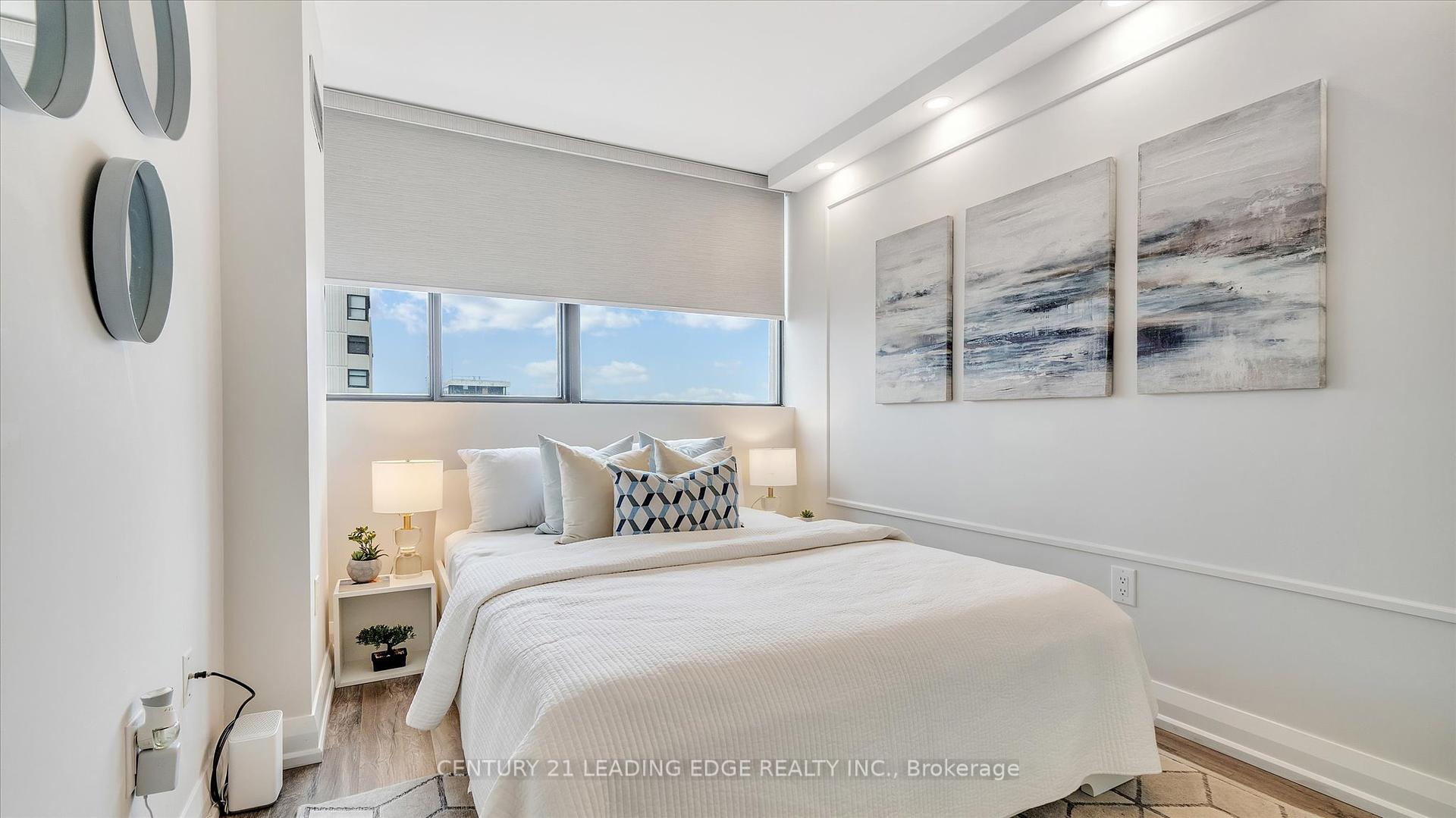 2 Bedrooms Condo at 80 Antibes, Toronto For sale