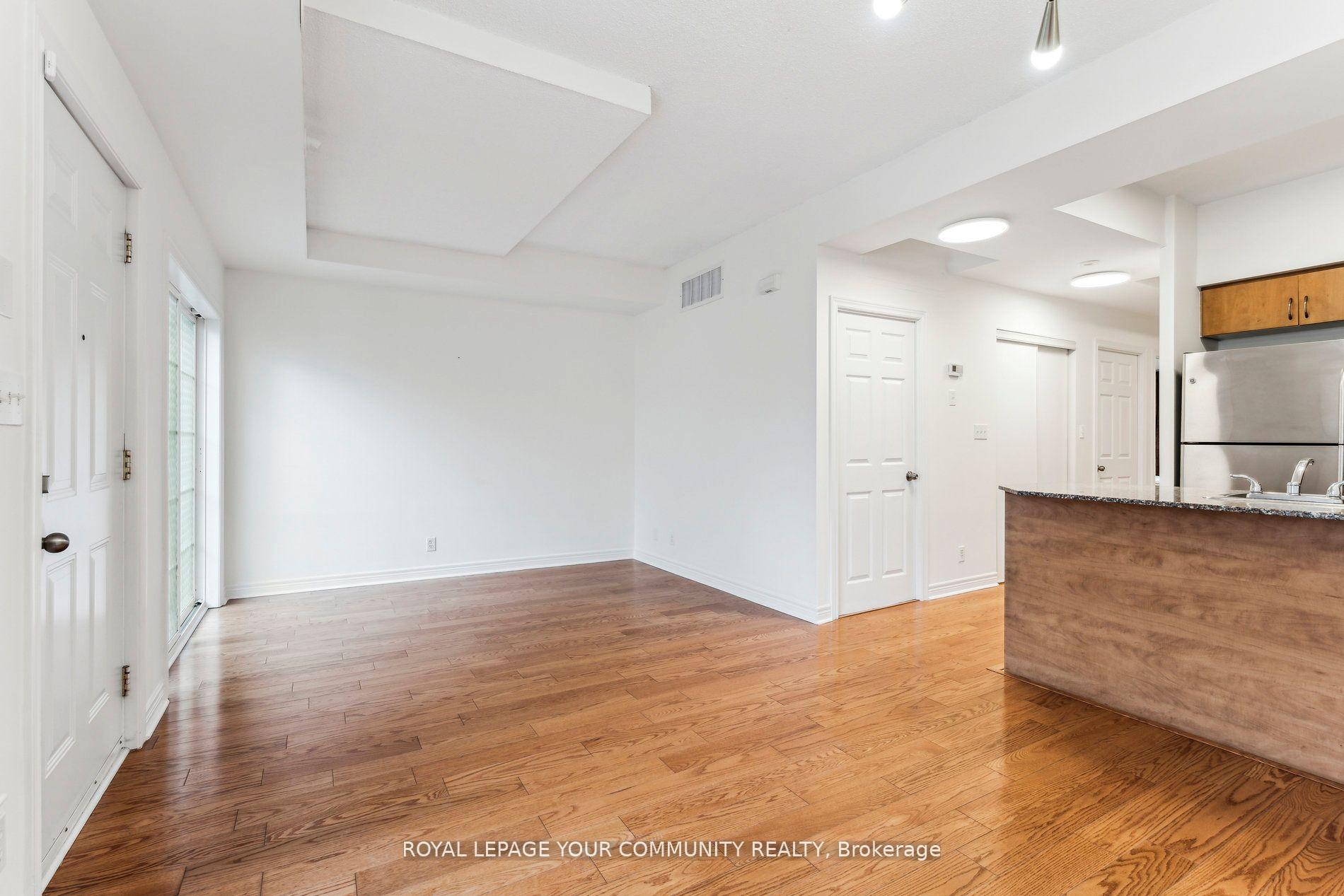 3 Bedrooms Condo at 207 Wellesley,  Toronto For sale