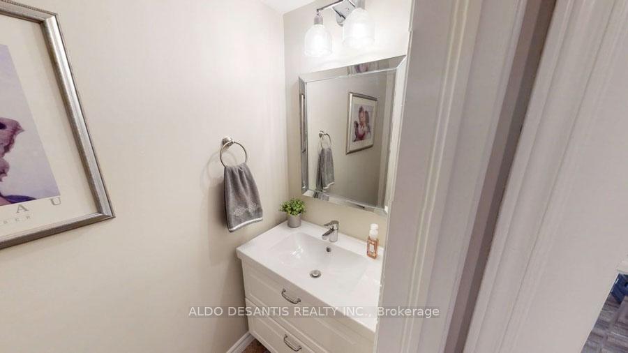 3 Bedrooms Condo at 348 Highland, Hamilton For sale