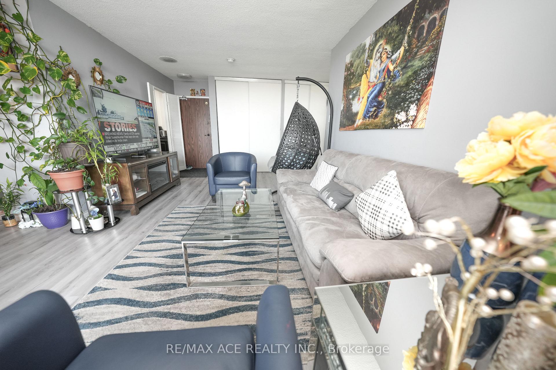 2 Bedrooms Condo at 301 Prudential, Toronto For sale