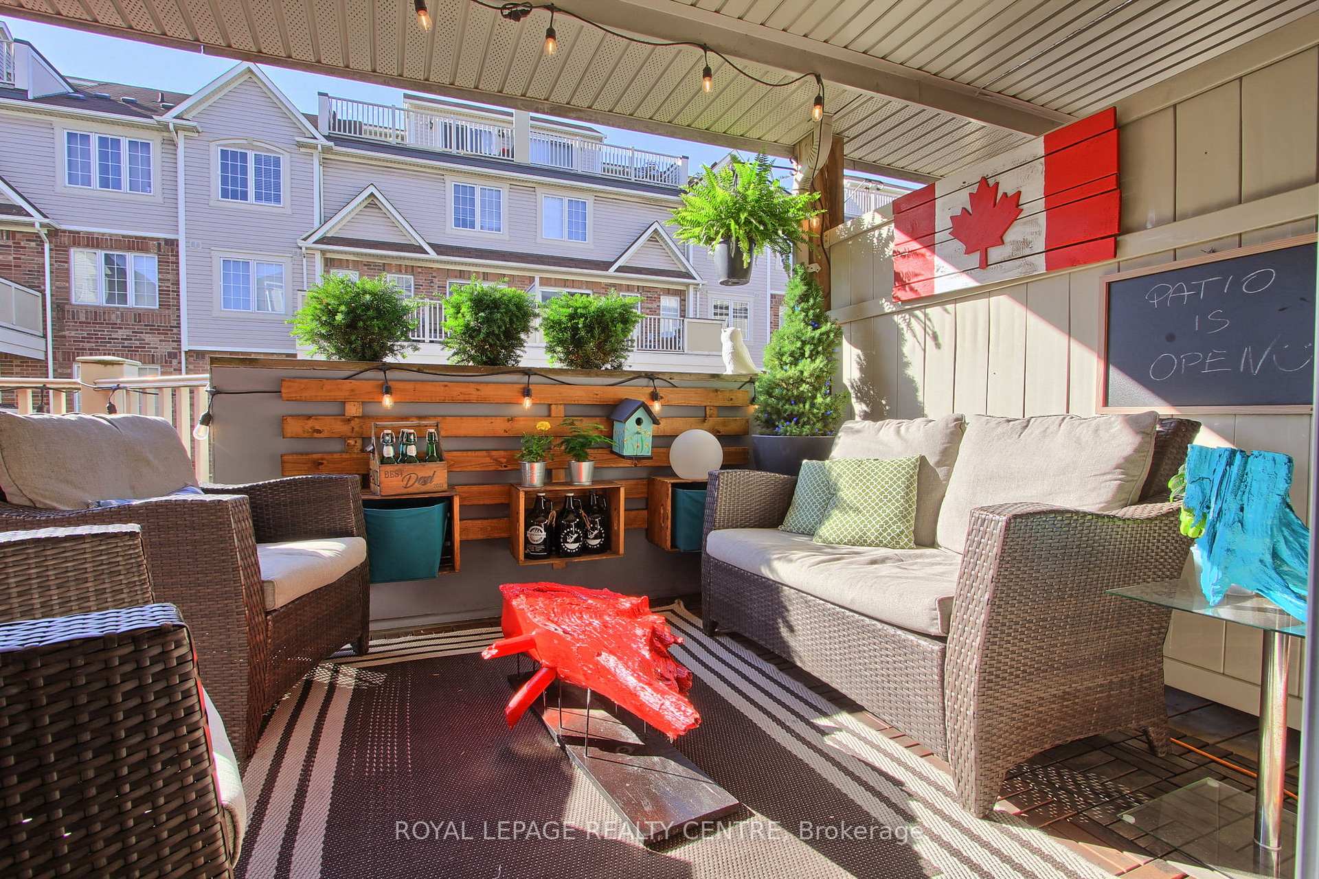 3 Bedrooms Condo at 750 Neighbourhood,  Mississauga For sale