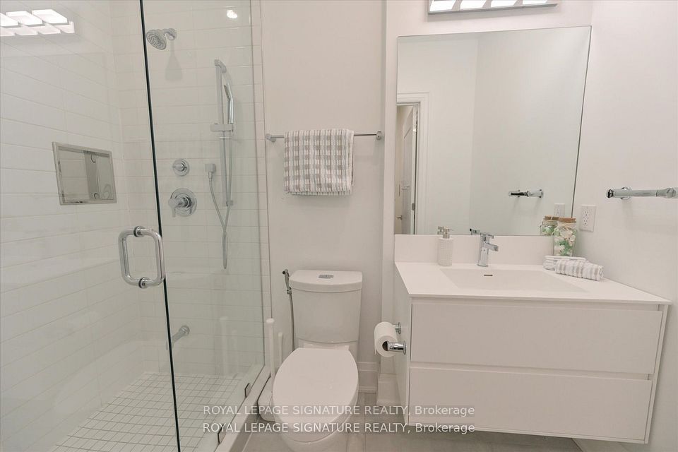 https://trreb-image.ampre.ca/UjkWK6jSfJxsxLg52r_7onrxVVm1qw9Wyz2MFDWv2d8/rs:fit:960:960/wm:.5:so:0:50:.4/wmsh:10/wmt:PHNwYW4gZm9yZWdyb3VuZD0nd2hpdGUnIGZvbnQ9JzY4Jz5ST1lBTCBMRVBBR0UgU0lHTkFUVVJFIFJFQUxUWSwgQnJva2VyYWdlPC9zcGFuPg/L3RycmViL2xpc3RpbmdzLzQwLzk2LzkzLzM2L3AvZWFiOTM3YjEtYjFmNS00NjgyLTkwYWMtMDg2M2MzNmJmNmUwLmpwZw.jpg