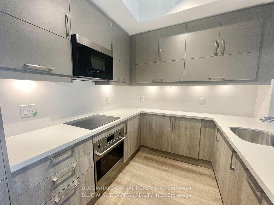 38 Simcoe