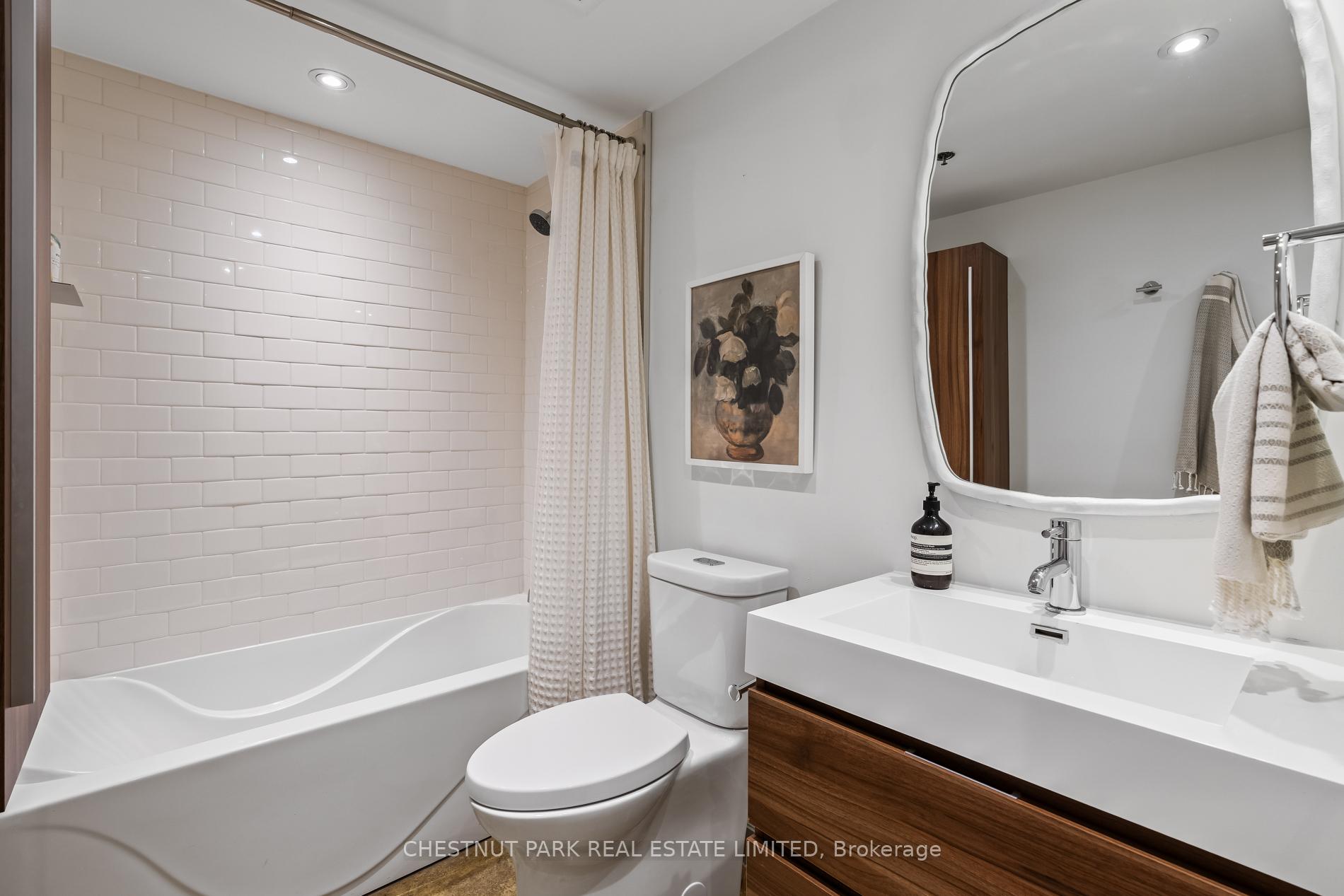 2 Bedrooms Condo at 363 Sorauren, Toronto For sale