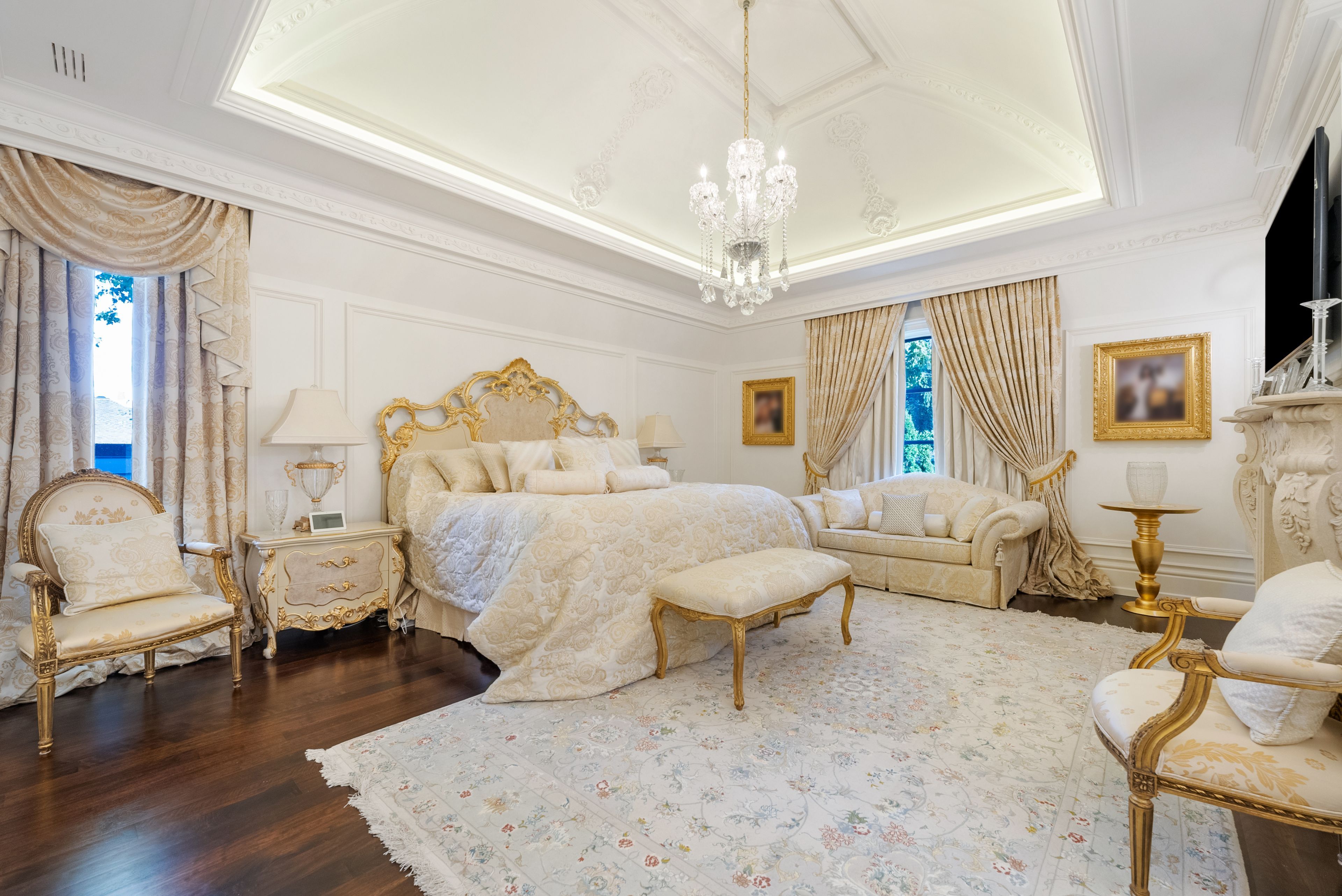 215 Strathallan Wood