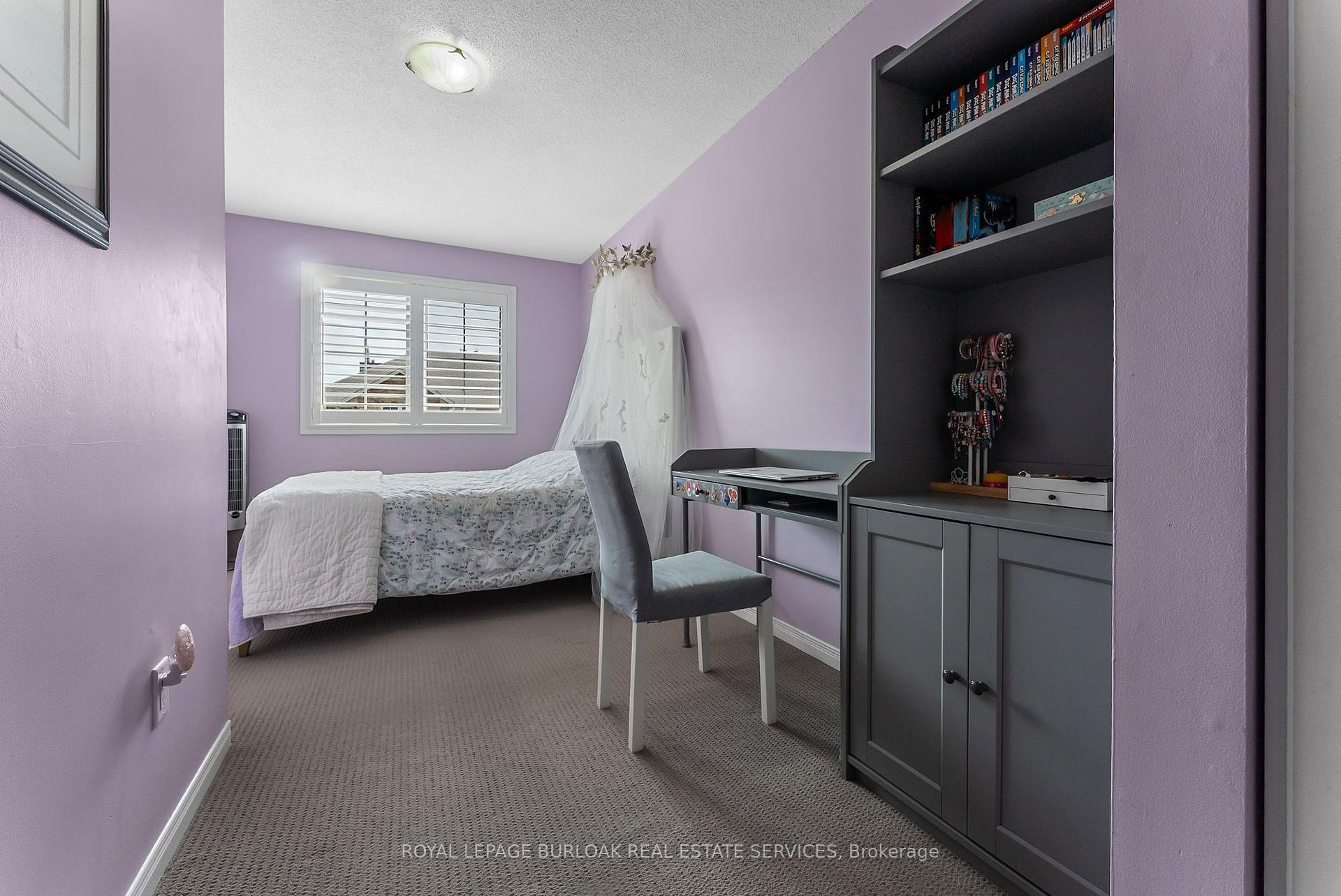 3 Bedrooms Condo at 2025 Cleaver, Burlington For sale
