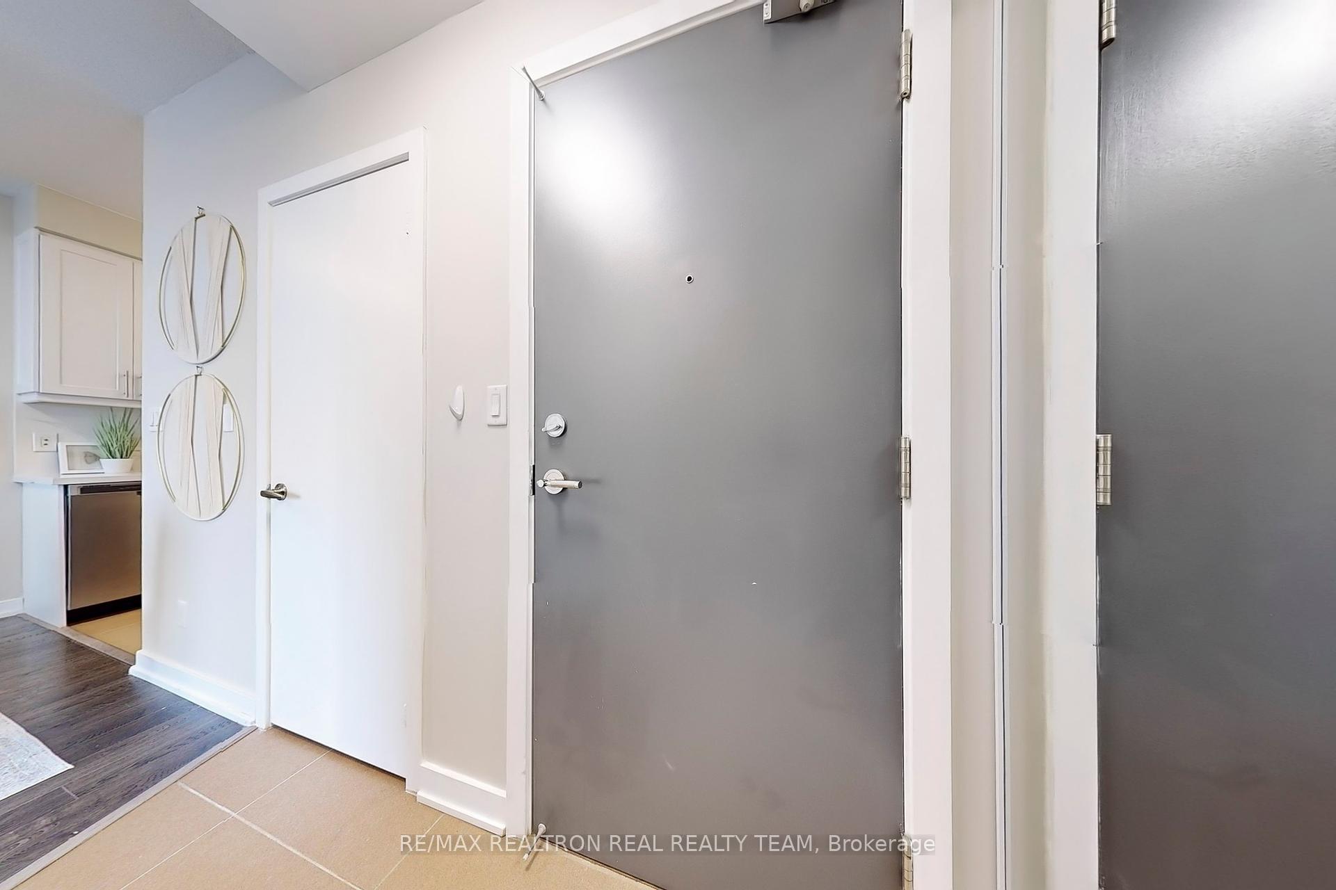 1 Bedroom Condo at 4070 Confederation, Mississauga For sale