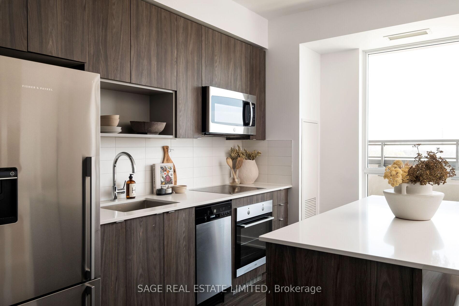 3 Bedrooms Condo at 630 Greenwood,  Toronto For sale
